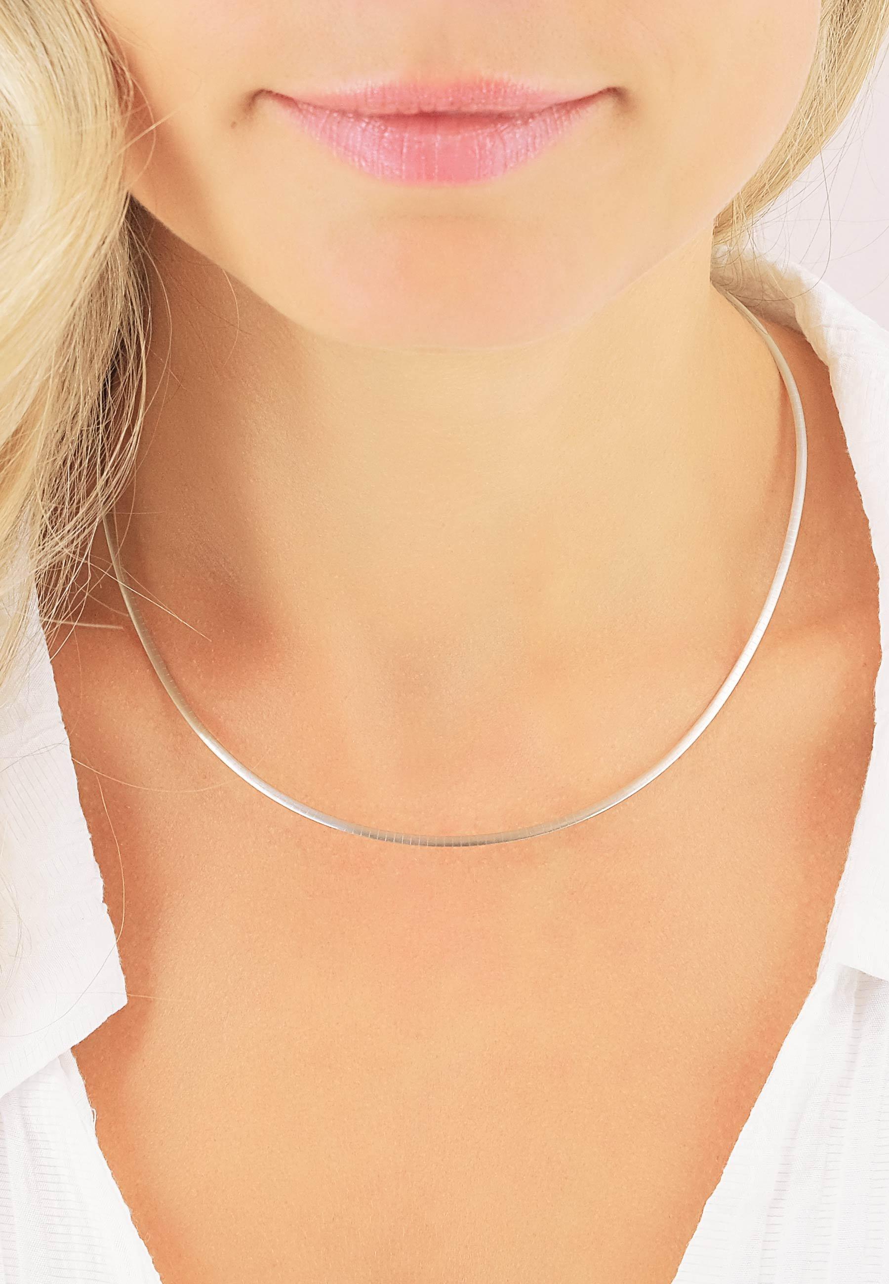 MUAU Schmuck Collier Omega Glied Weissgold 750, 1.9mm, 42cm