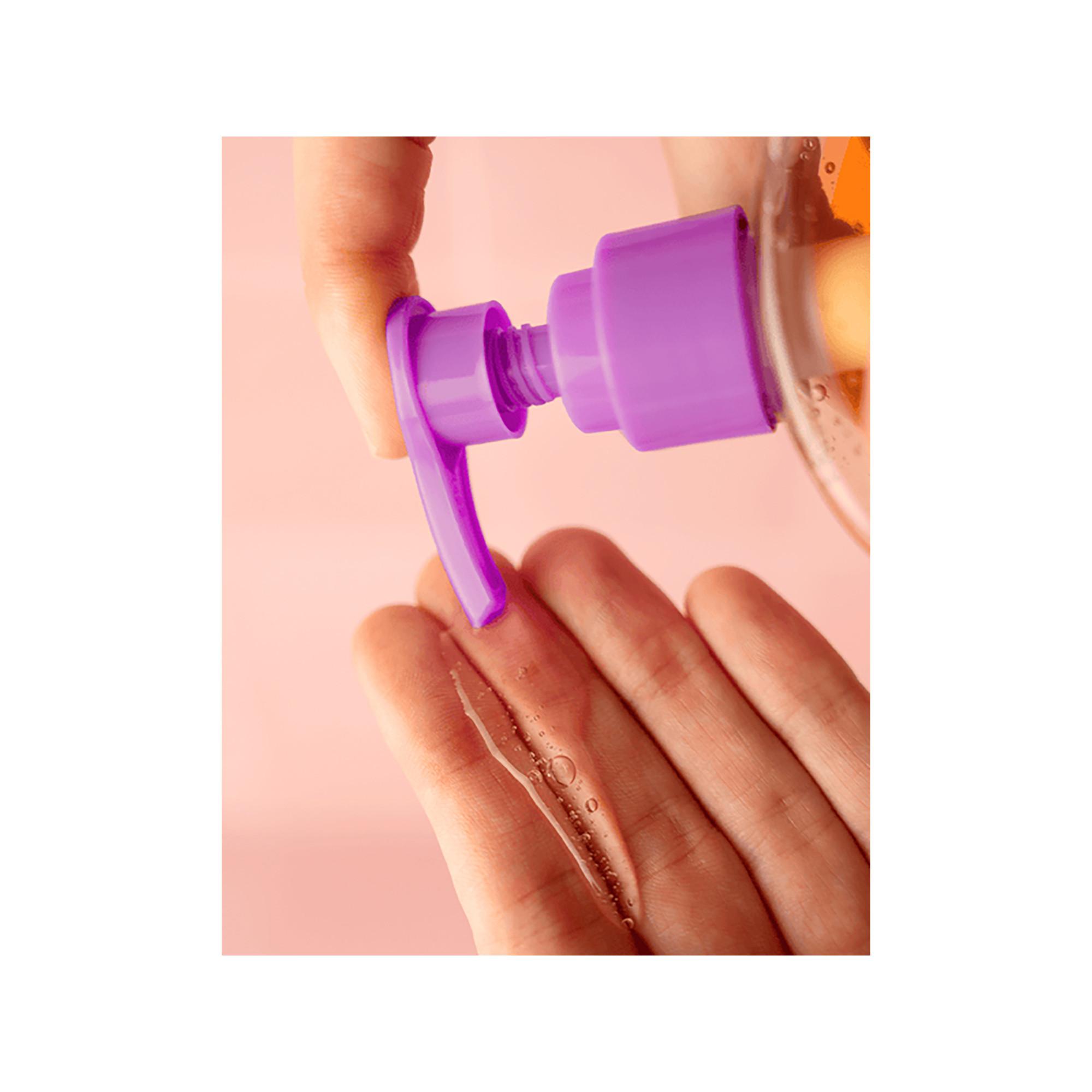 b.tan glow your own way hydrated AF - selbstbräunungsgel für gesicht und körper