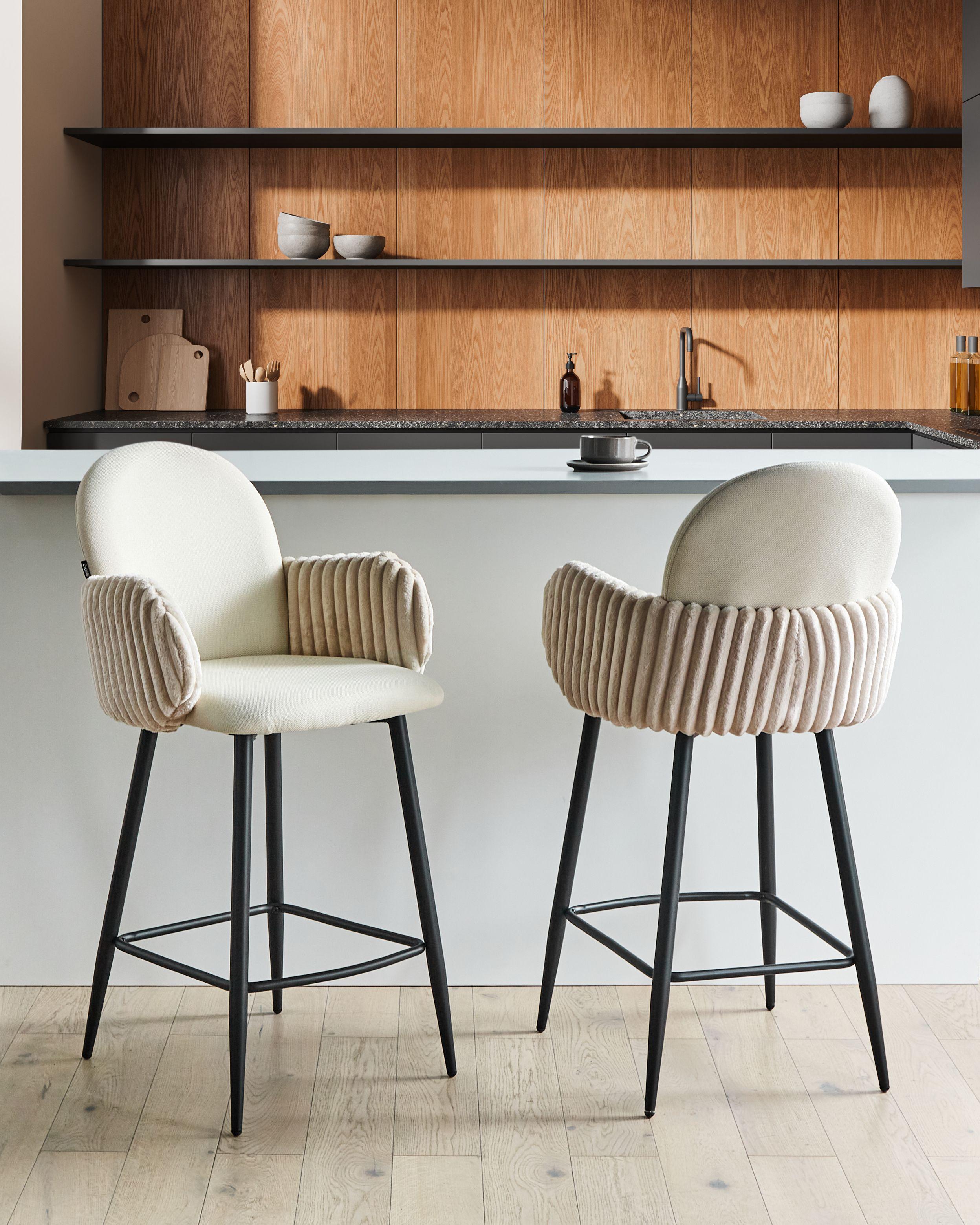 Beliani Set mit 2 Barstühlen aus Polyester Retro AMITY