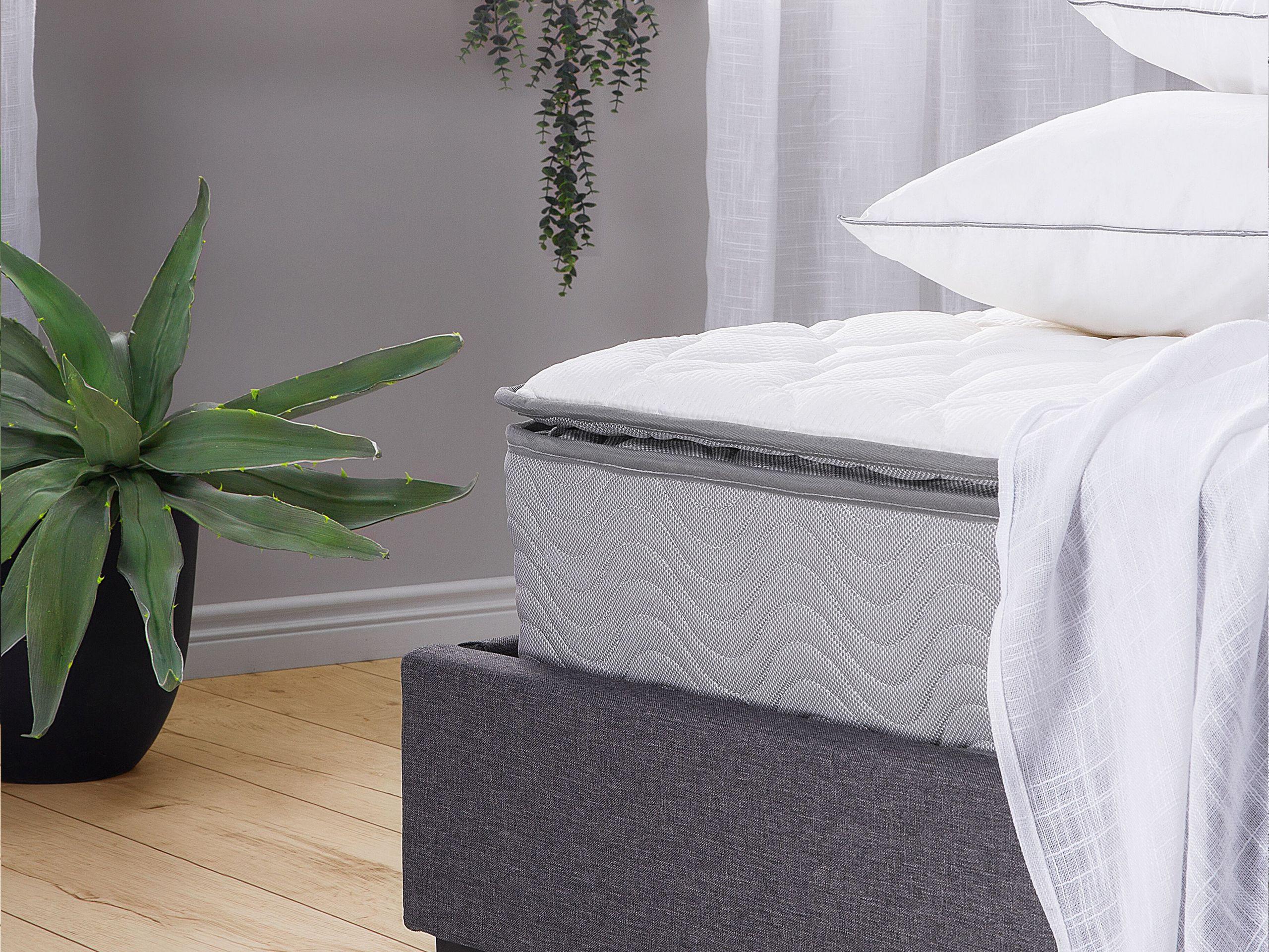 Beliani Taschenfederkernmatratze aus Taschenfedern SPLENDOUR - Hart (H3)