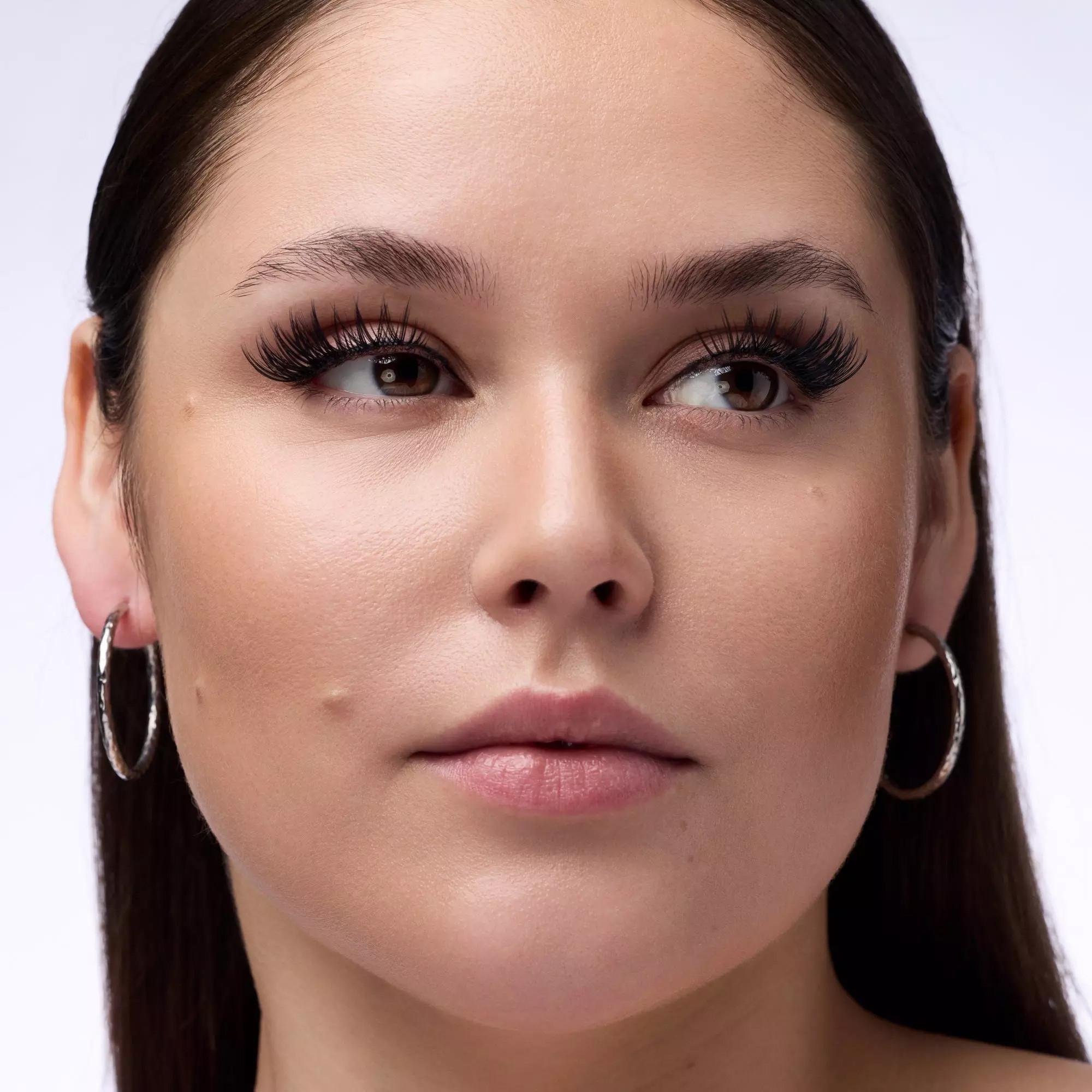 CATRICE Faked Volume Cluster Lashes