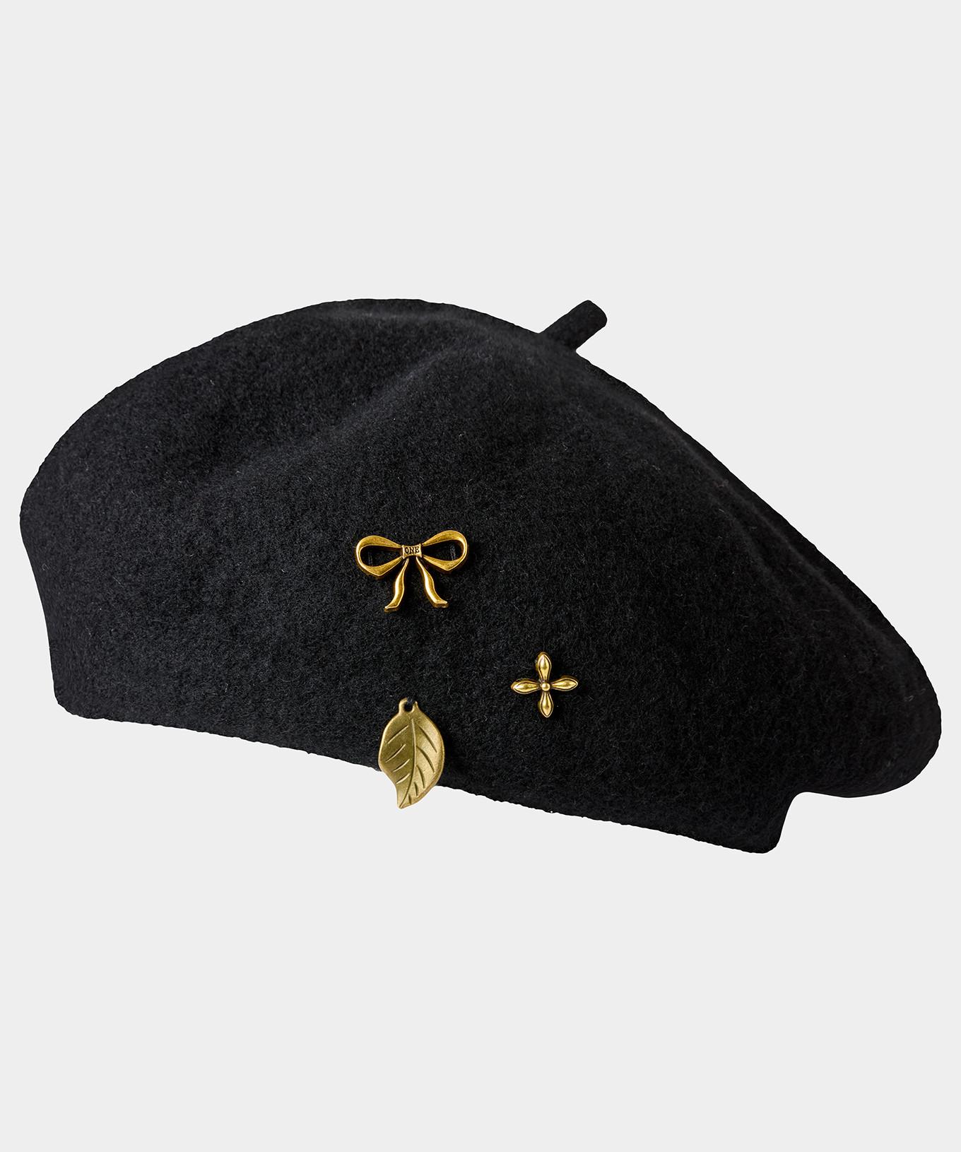 Joe Browns Schwarzes Wollbarett mit bronzenen Nieten