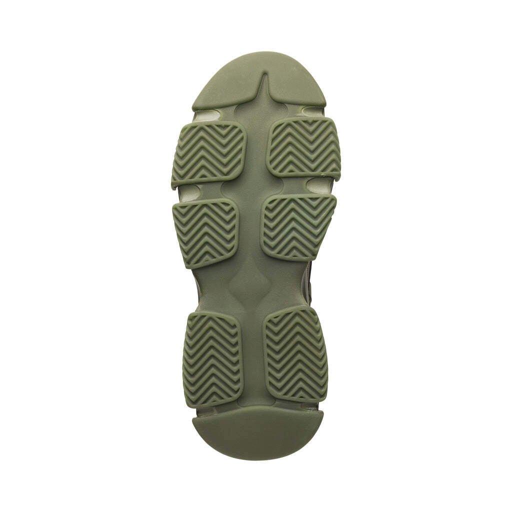 STEVE MADDEN sneakers possess