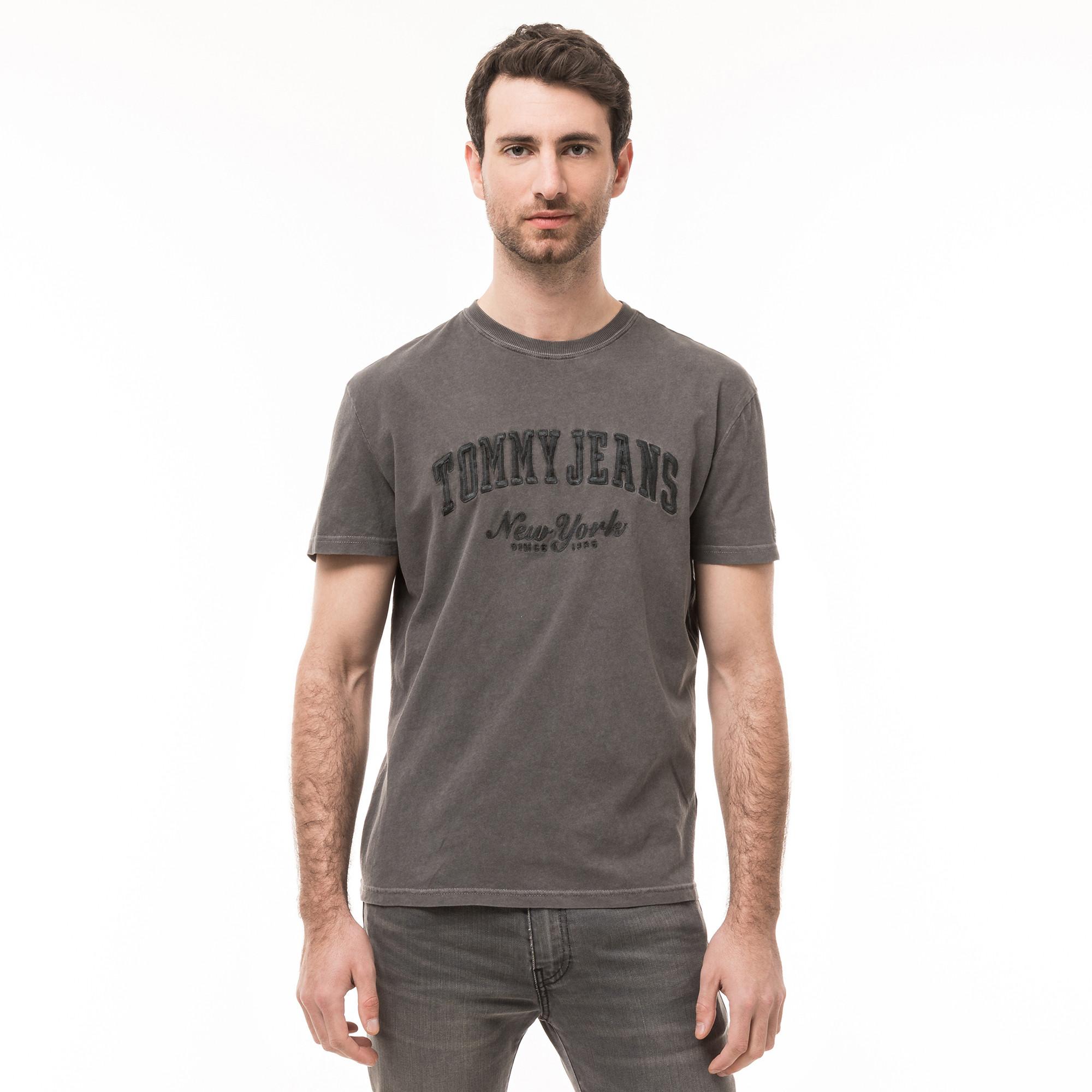 TOMMY JEANS T-Shirt mit Logo-Stickerei