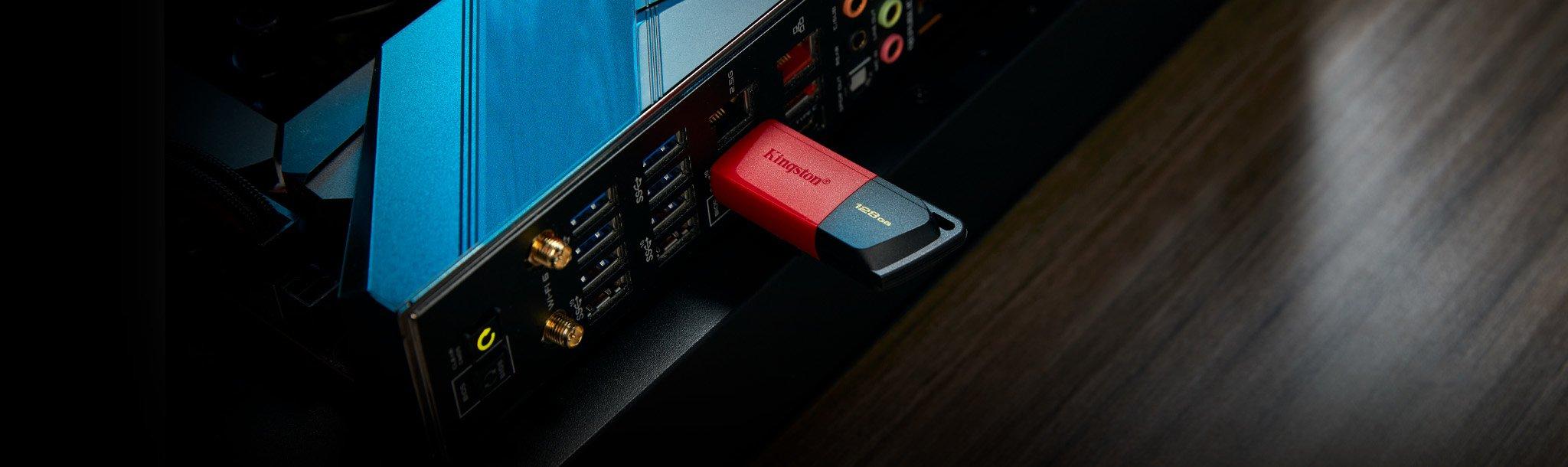 KINGSTON TECHNOLOGY Kingston Technology DataTraveler 128GB USB3.2 Gen1 Exodia M (Schwarz + Rot)