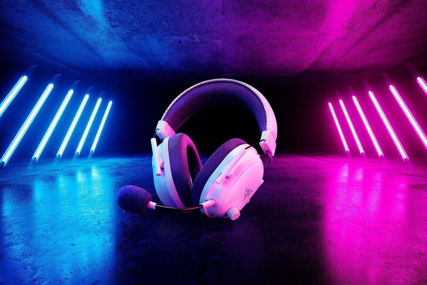 RAZER BlackShark V2 Pro Kopfhörer Kabellos Kopfband Gaming Bluetooth Weiß