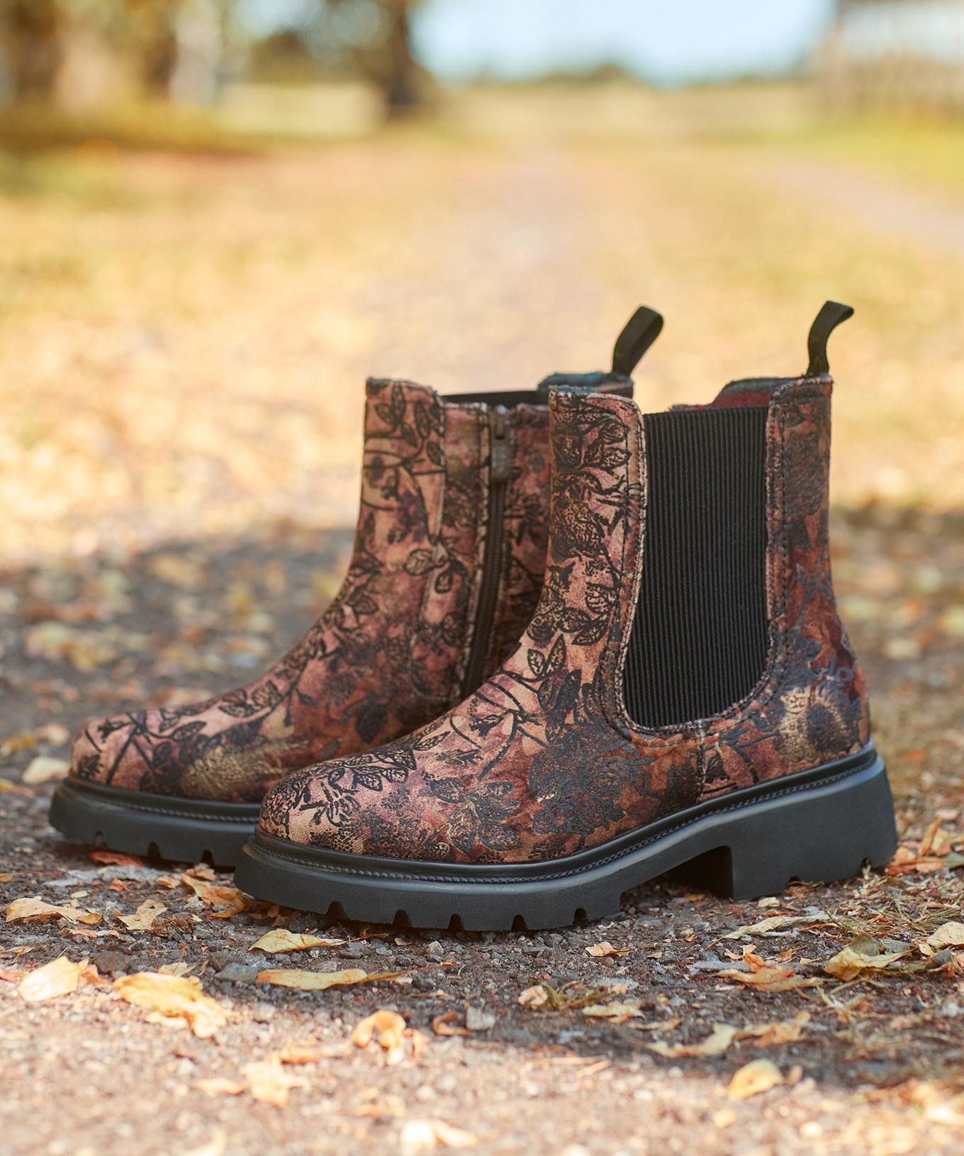 Joe Browns Chelsea-Stiefel mit herbstlichem Blumenmuster