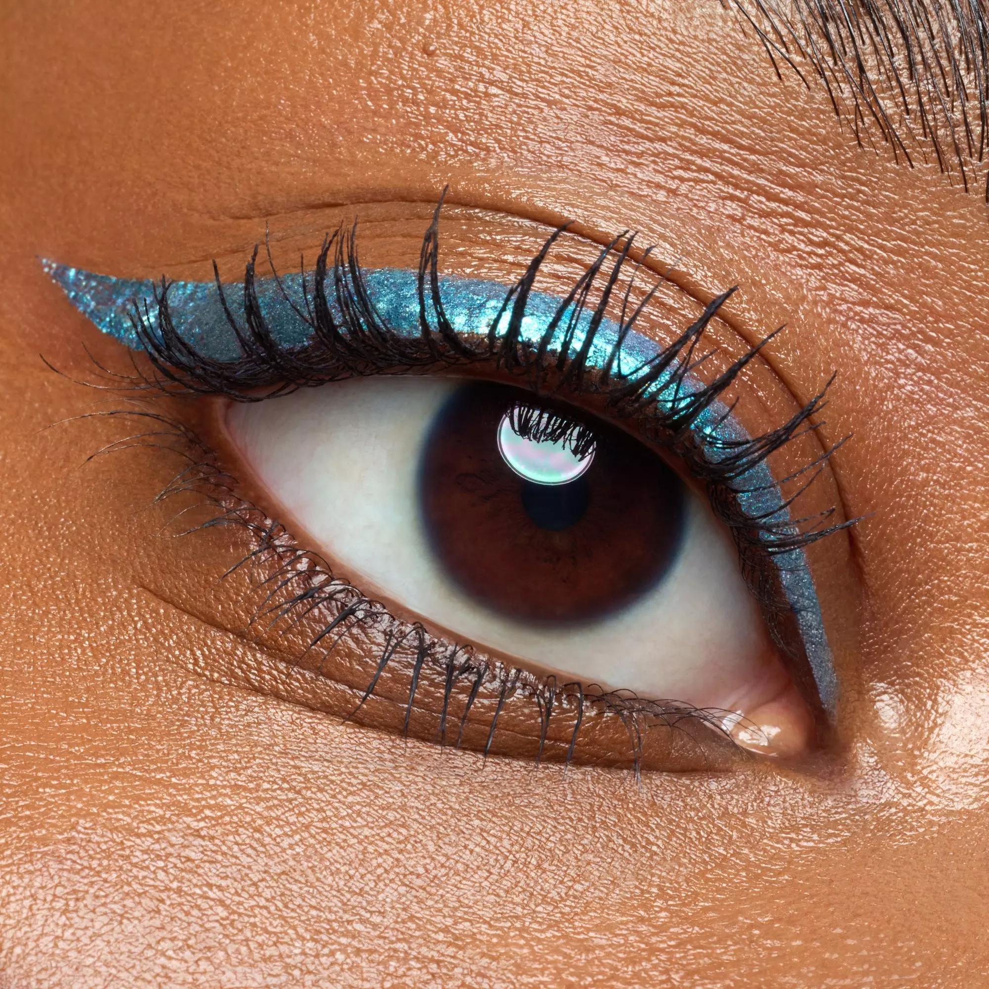 CATRICE Space Glam Liquid Effect Eyeliner