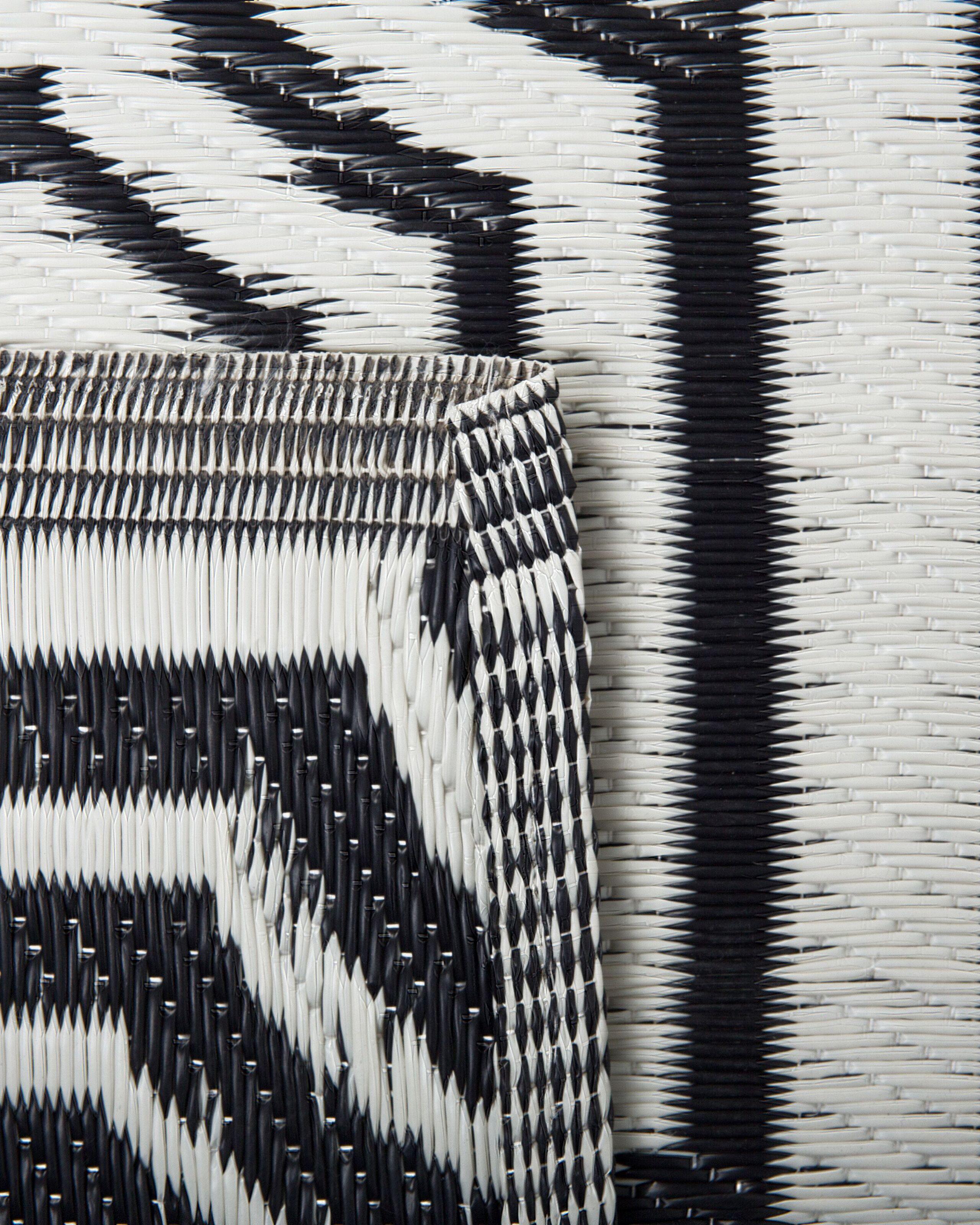 Beliani Outdoorteppich aus Polypropylen Modern BIDAR