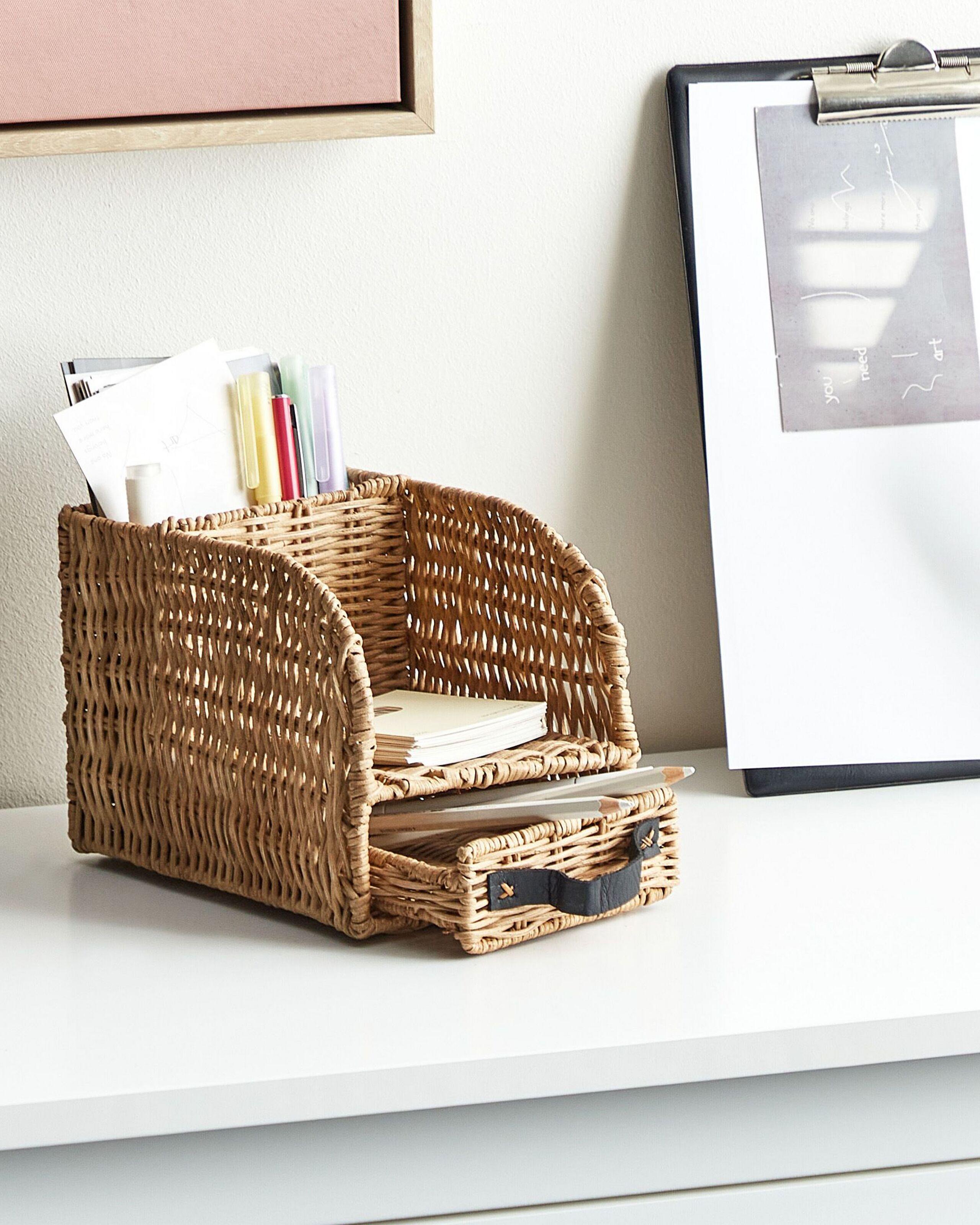 Beliani Schreibtisch-Organizer aus Rattan Boho MALPELO
