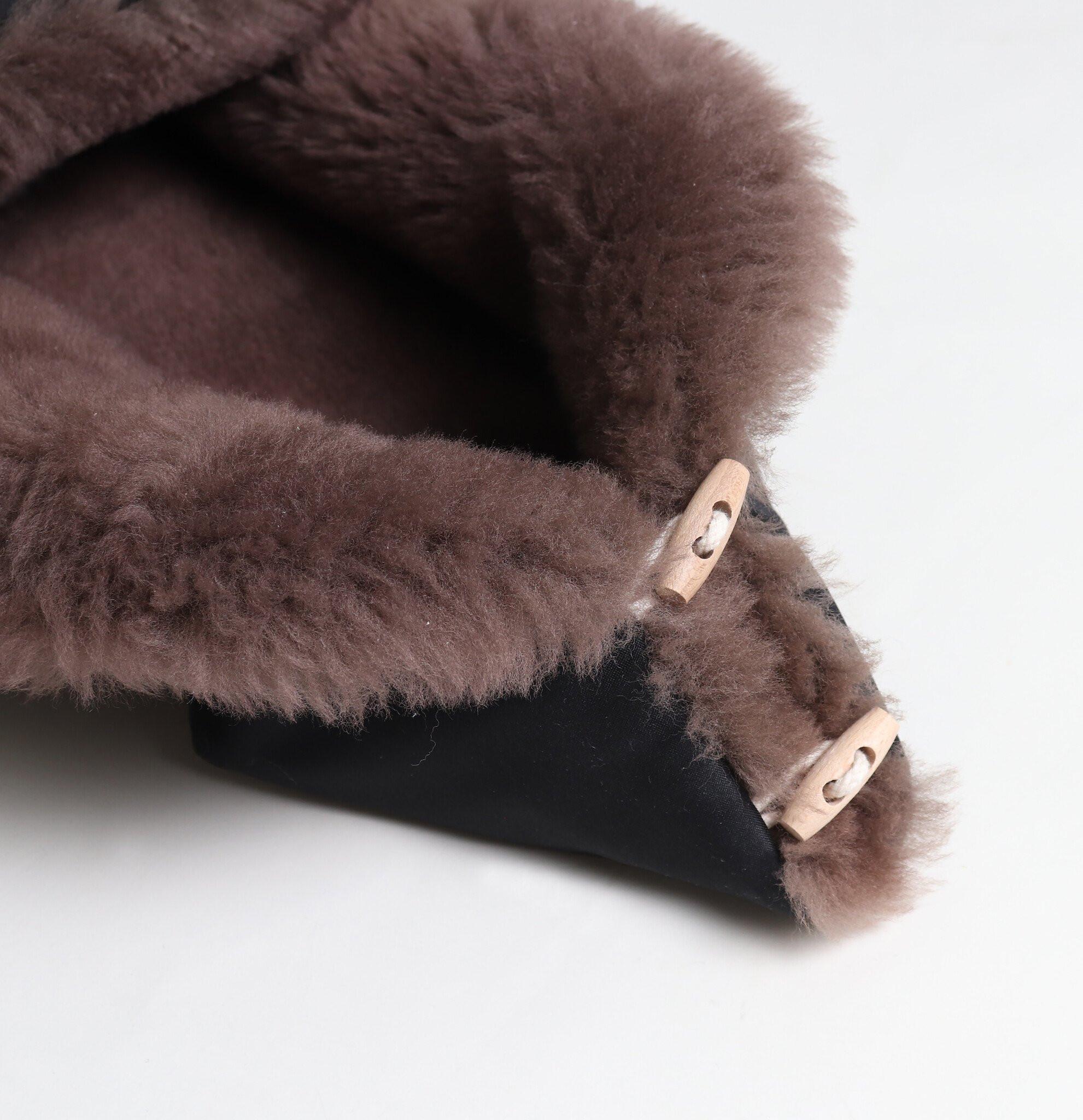 Kaiser Lammfell Fusssack Toffee black