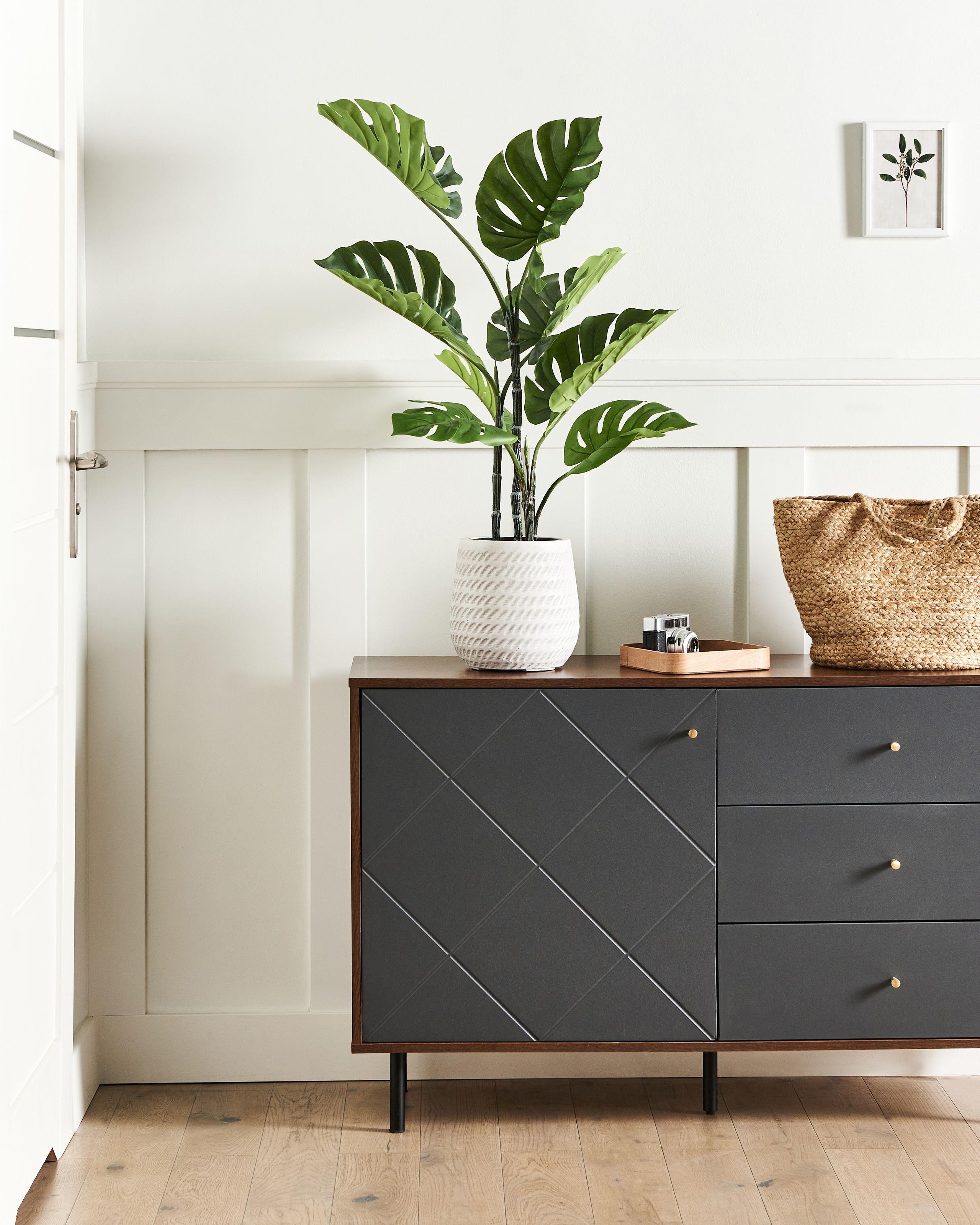 Beliani Kunstpflanze aus Kunststoff Boho MONSTERA PLANT