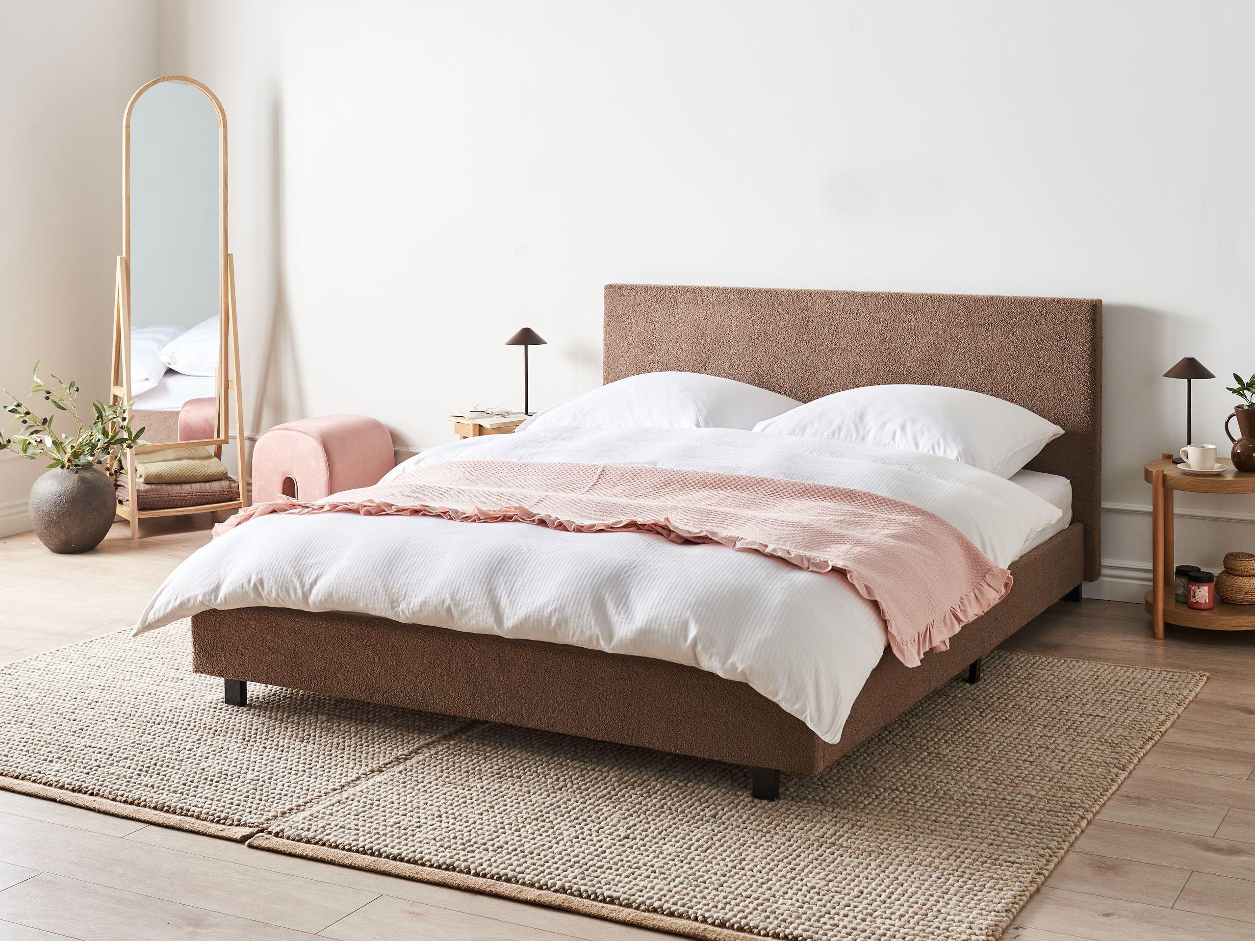 Beliani Bett mit Lattenrost aus Bouclé Landhausstil ALBI