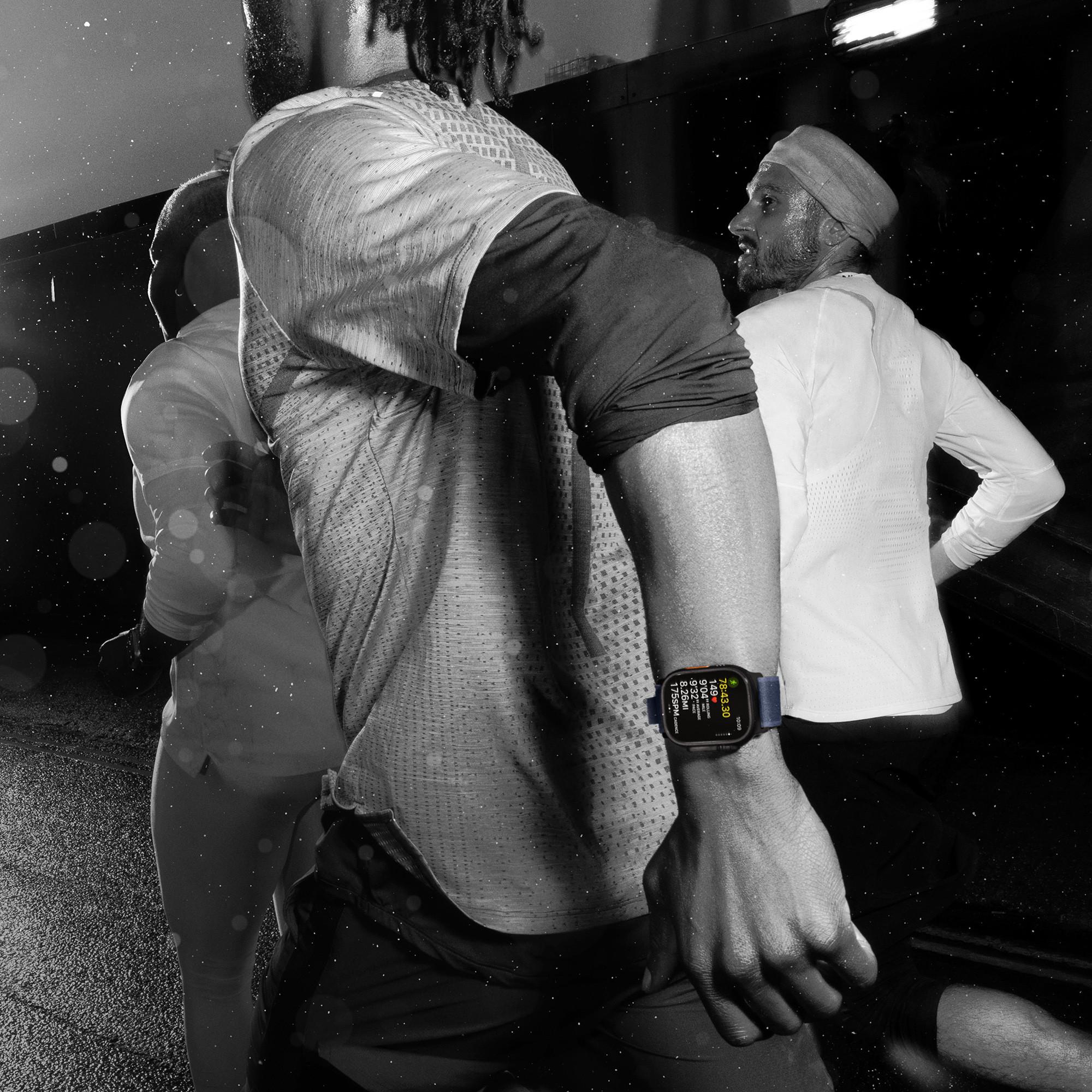 Apple AW Ultra 2 GPS + Cell 49mm with Milanese Loop - L Smartwatch