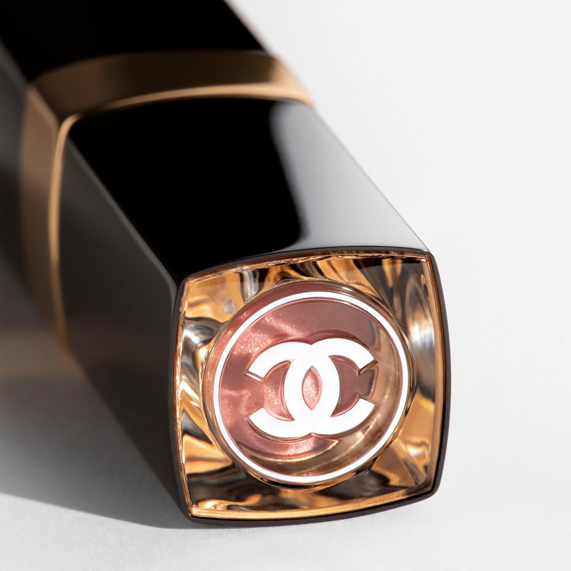 CHANEL ROUGE COCO FLASH colour, shine, intensity in a flash