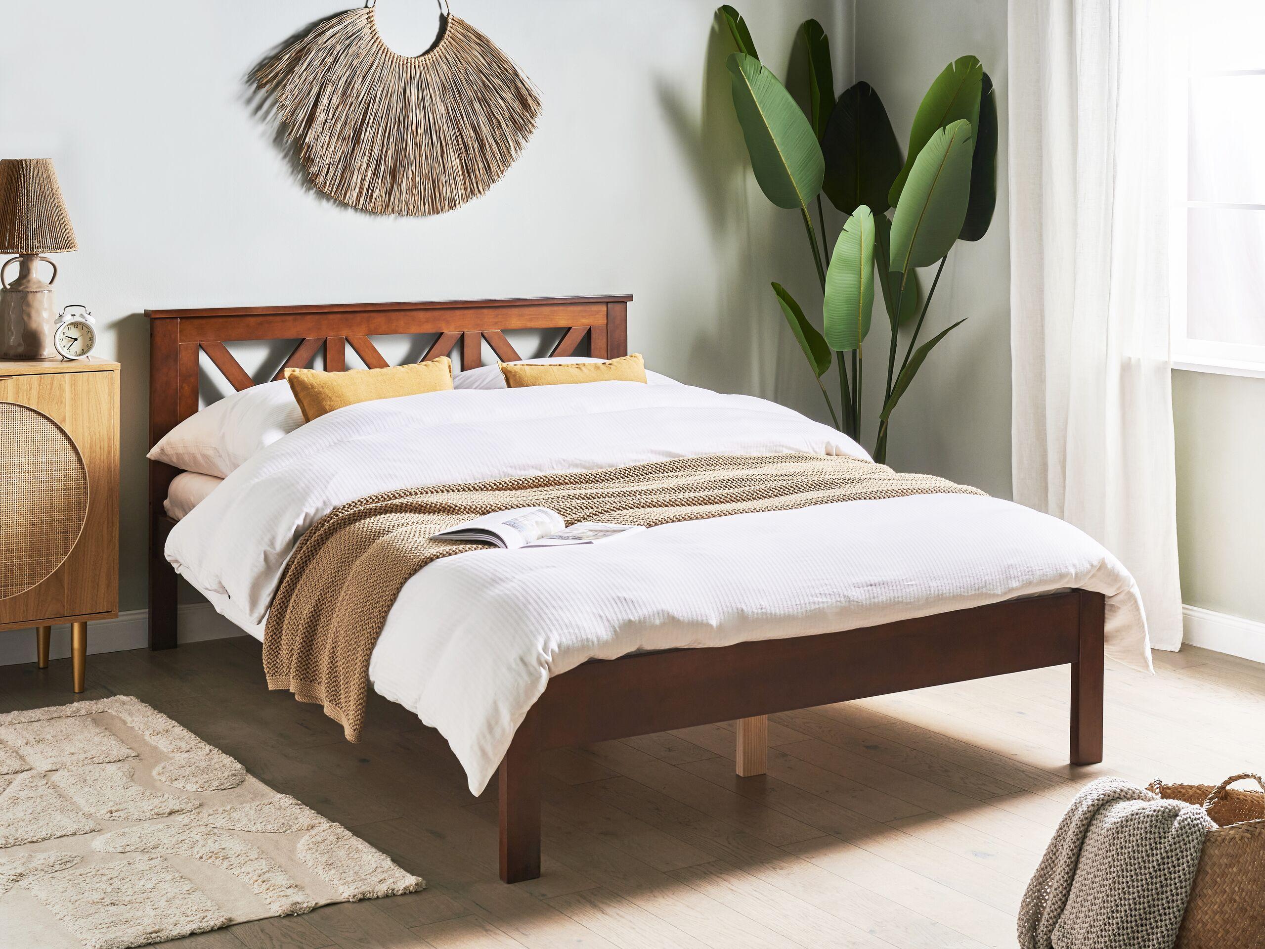 Beliani Bett mit Lattenrost aus Kiefernholz Klassisch TANNAY