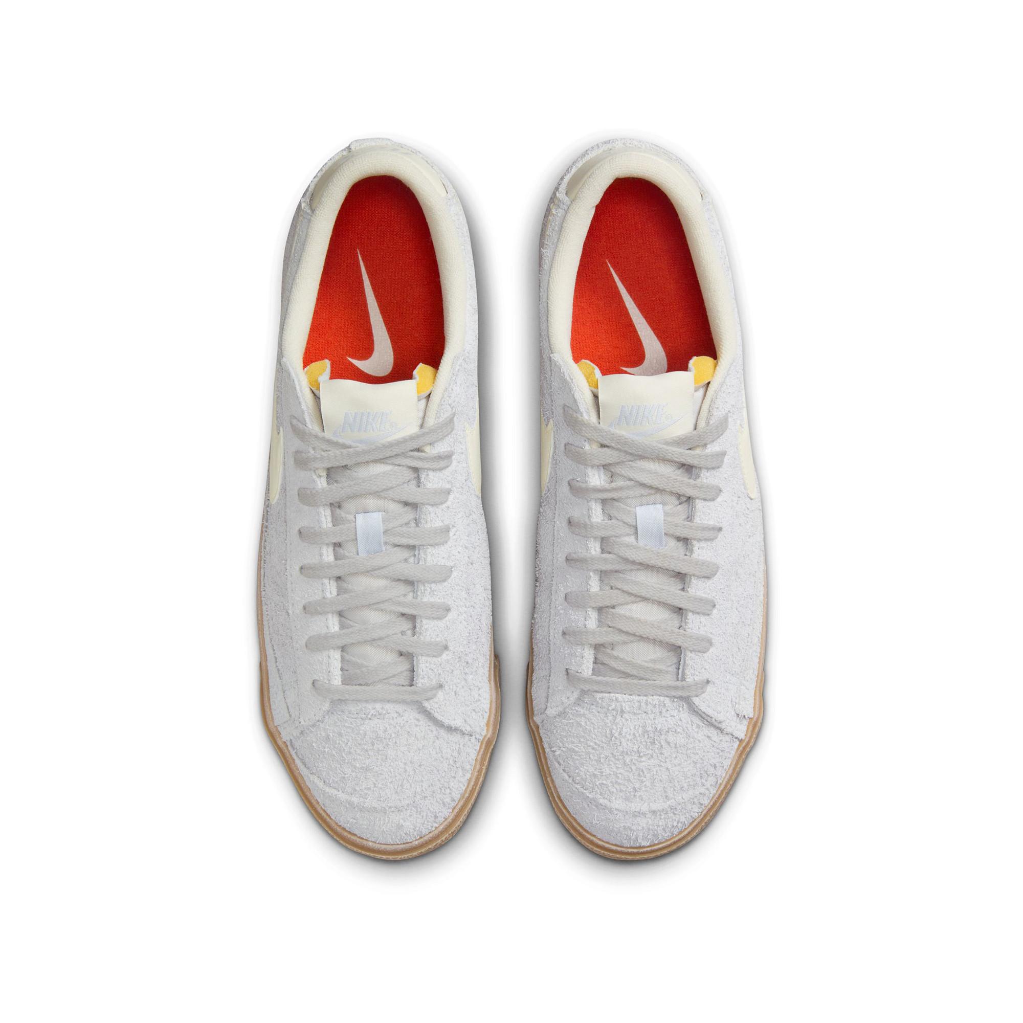 NIKE Wmns Blazer Lo'77 Vntg Sneakers, Low Top