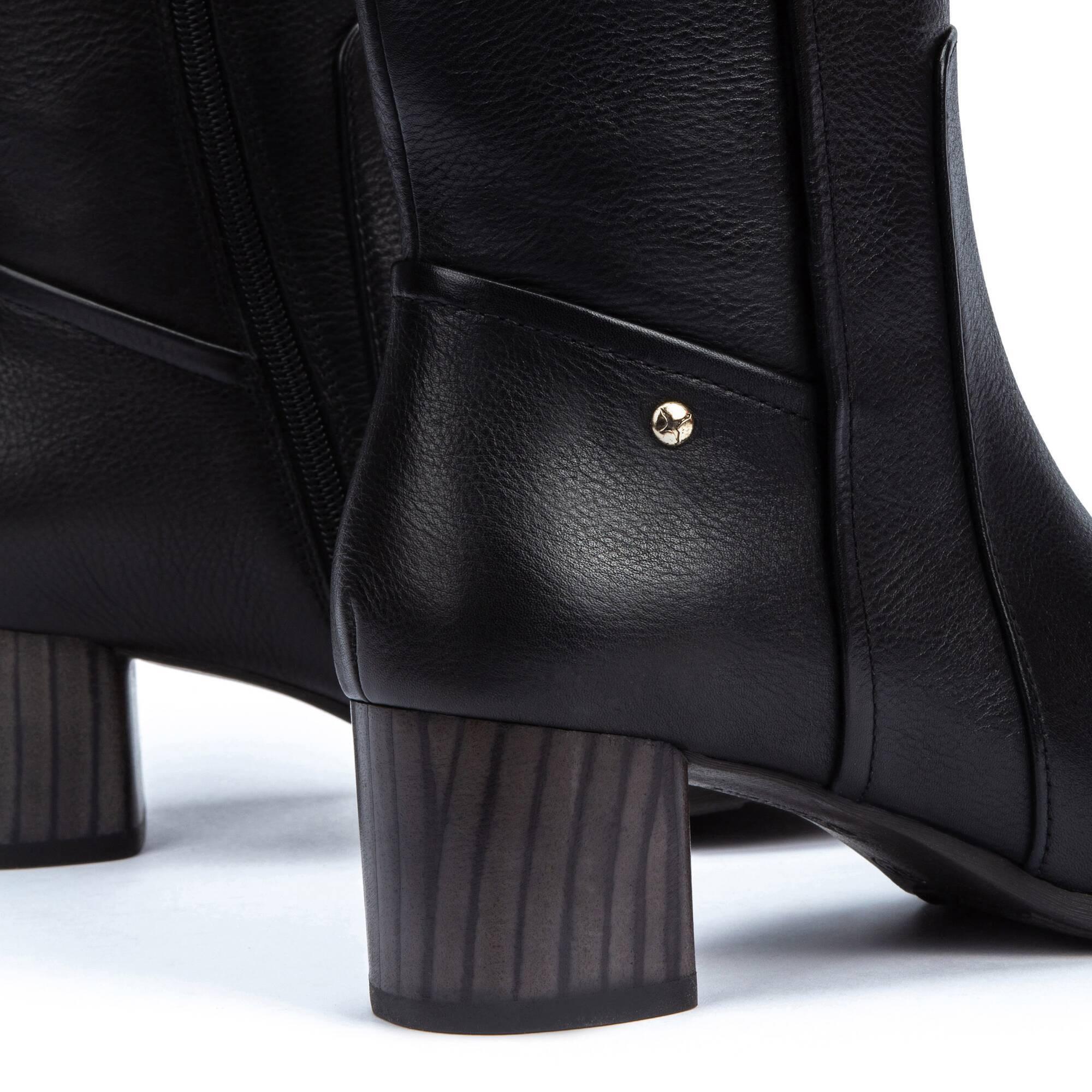 Pikolinos stiefel calafat