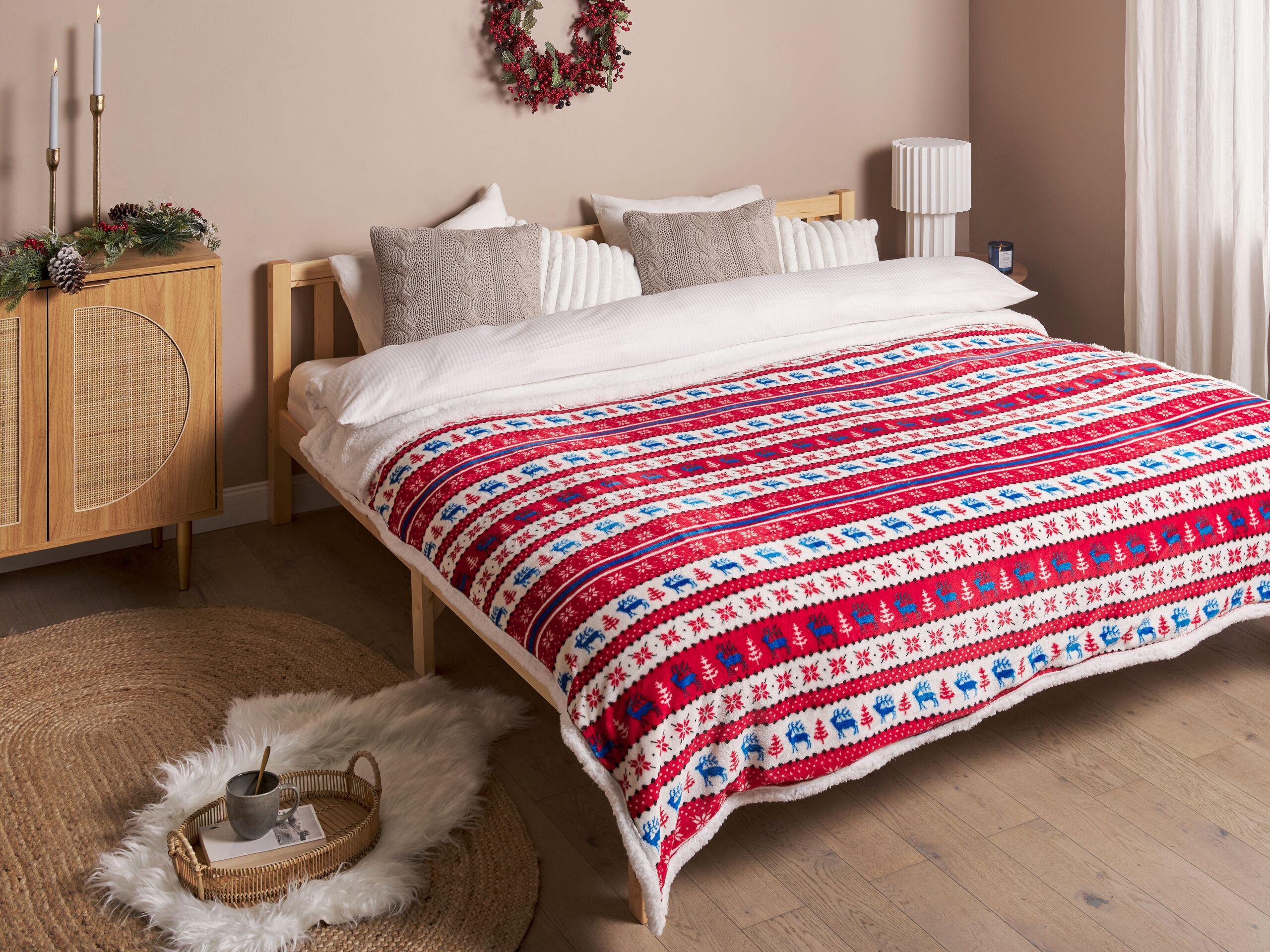 Beliani Kuscheldecke aus Polyester Klassisch REKA