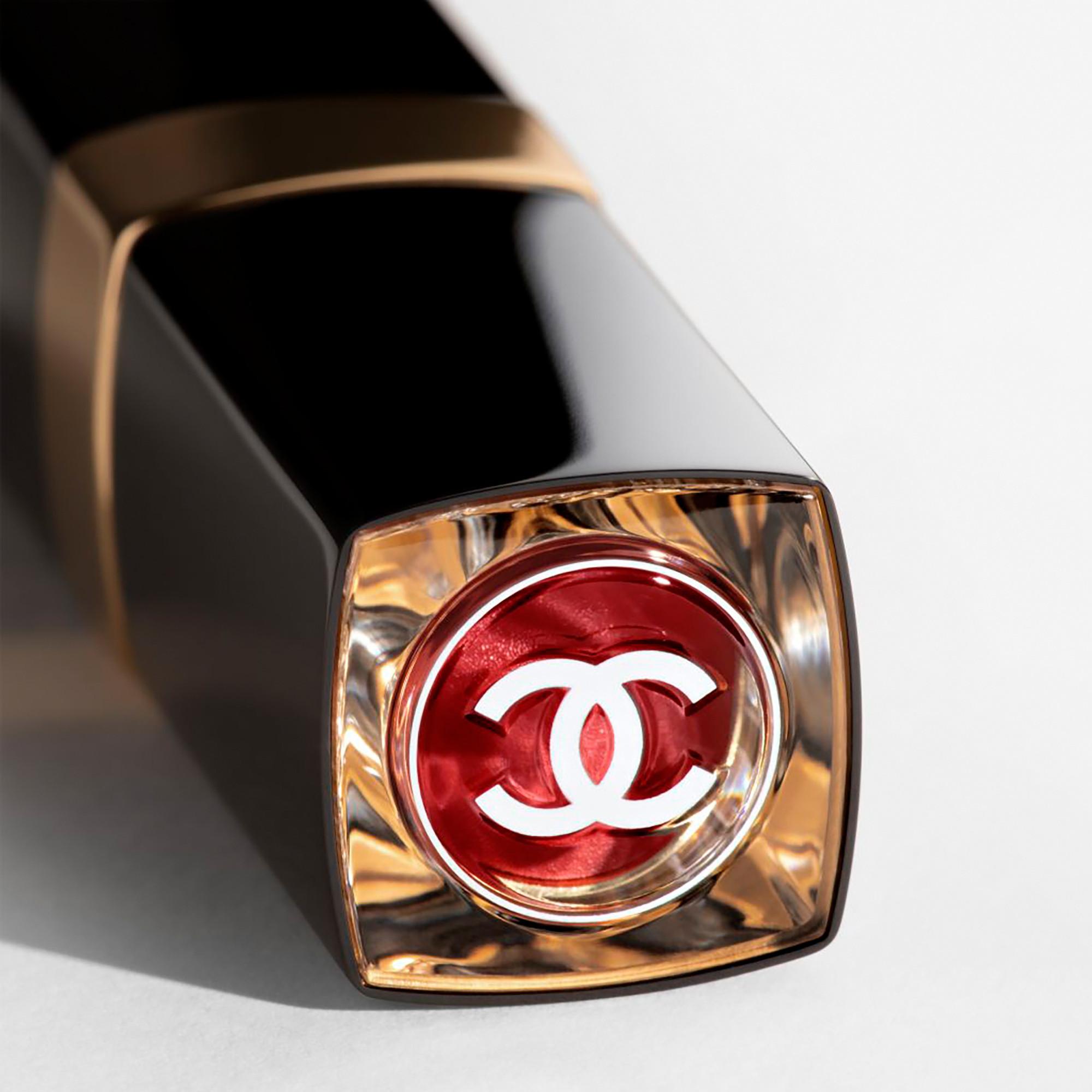 CHANEL ROUGE COCO FLASH colour, shine, intensity in a flash