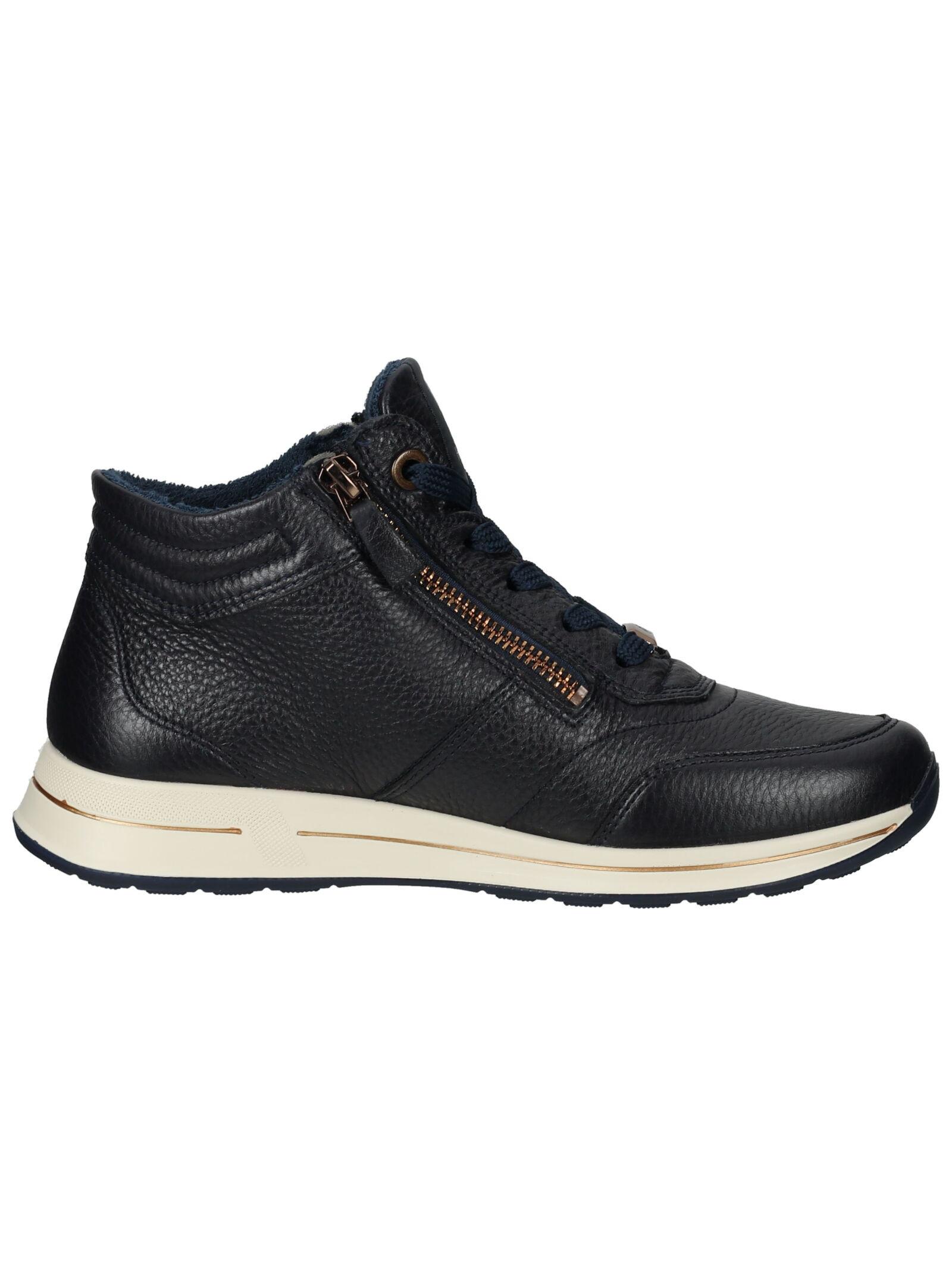 ara Sneaker
