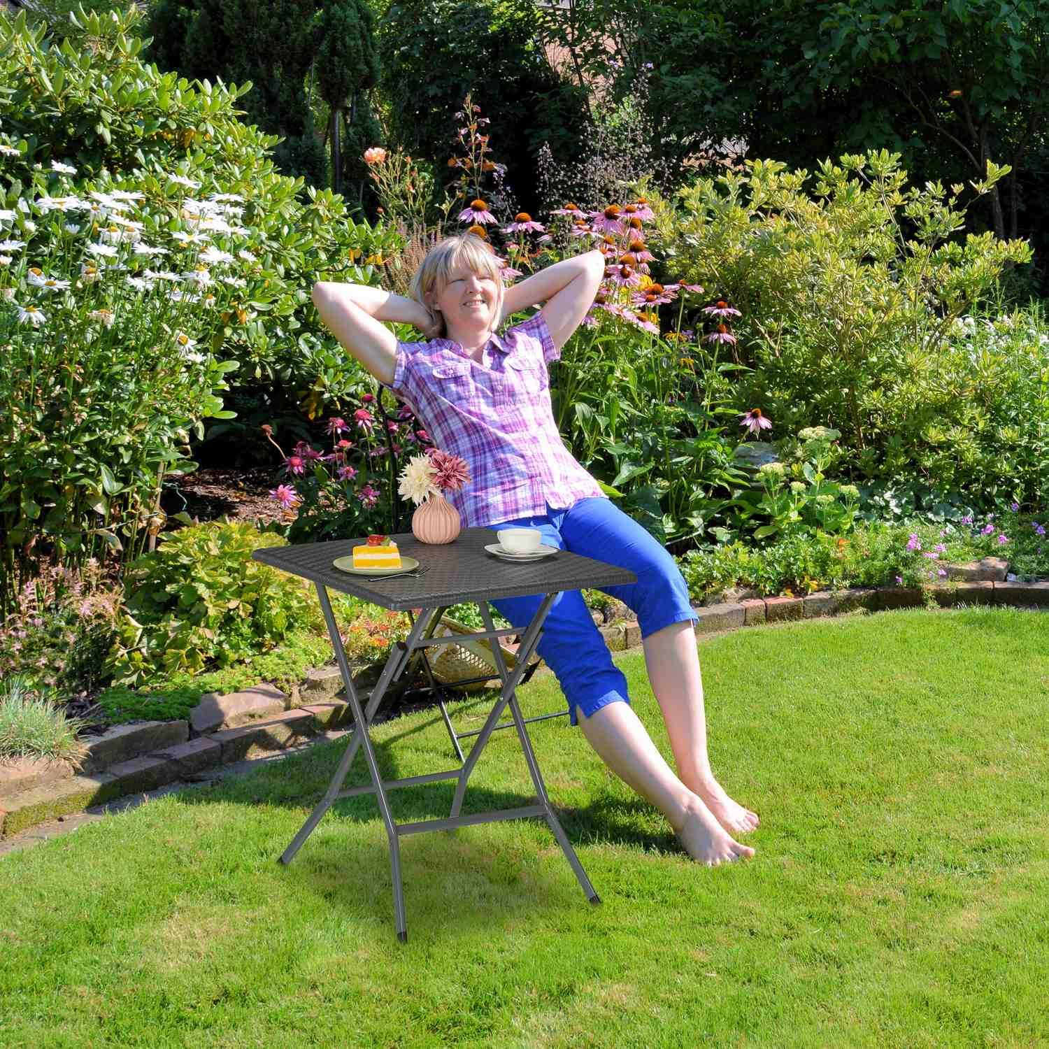 B2X Gartentisch iner Rattanoptik