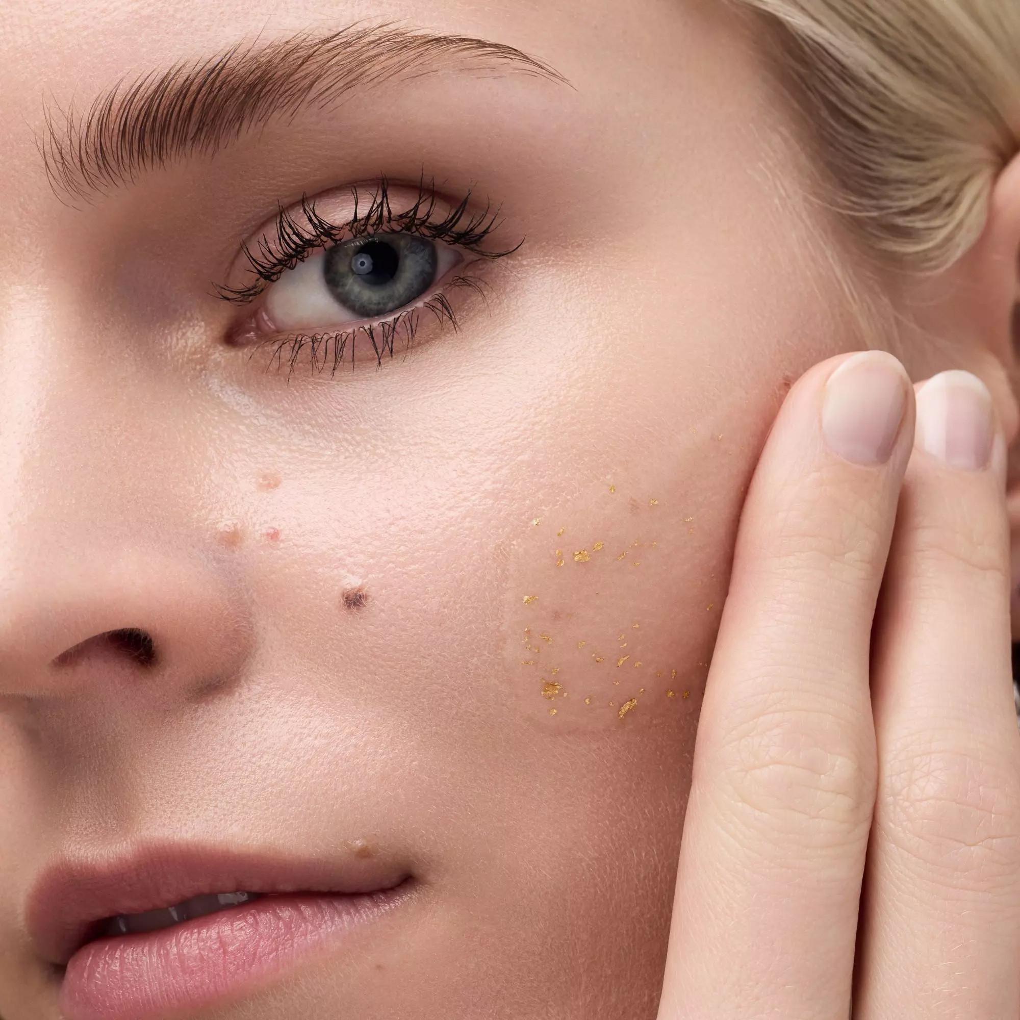 CATRICE Glam In Gold Hydrating Primer