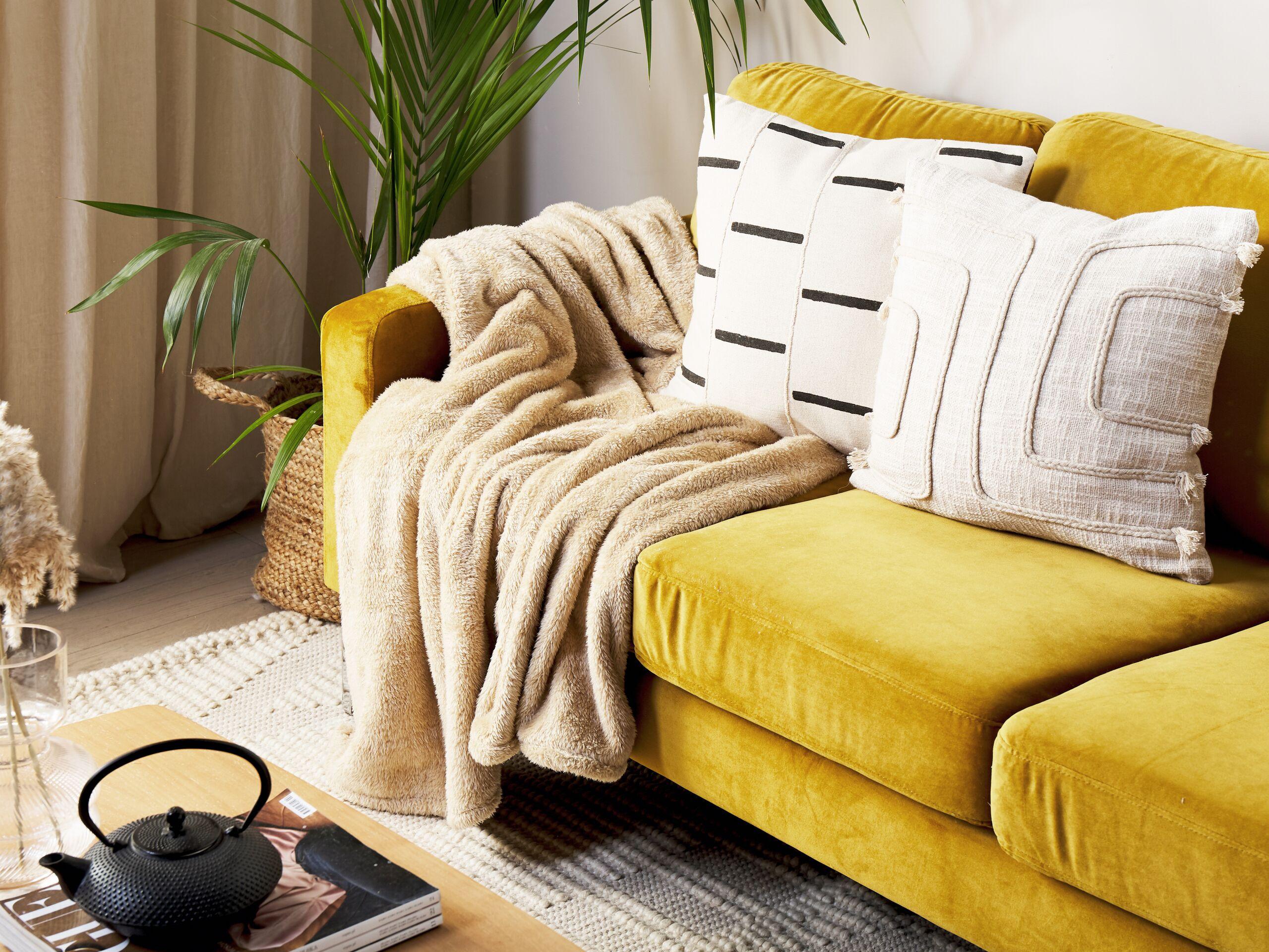 Beliani Kuscheldecke aus Polyester Klassisch NAMDU