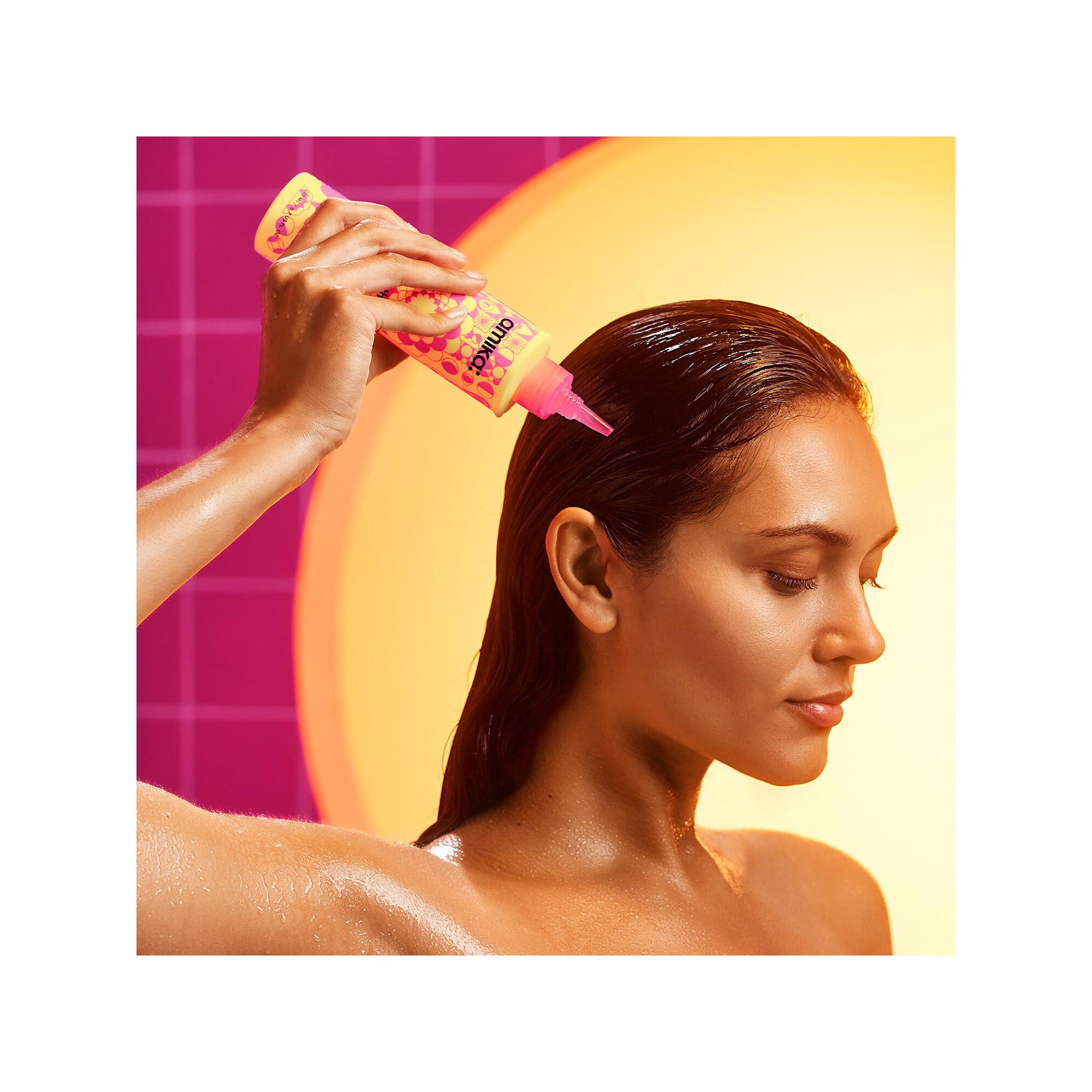 amika Smooth Over - Anti-Frizz-Pflege