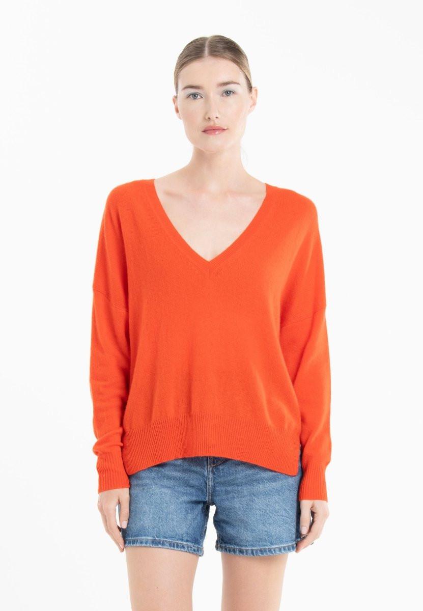Studio Cashmere8 Pullover mit V-Ausschnitt und farbigem Streifen auf der Rückseite - 100 % Kaschmir NAMI 23