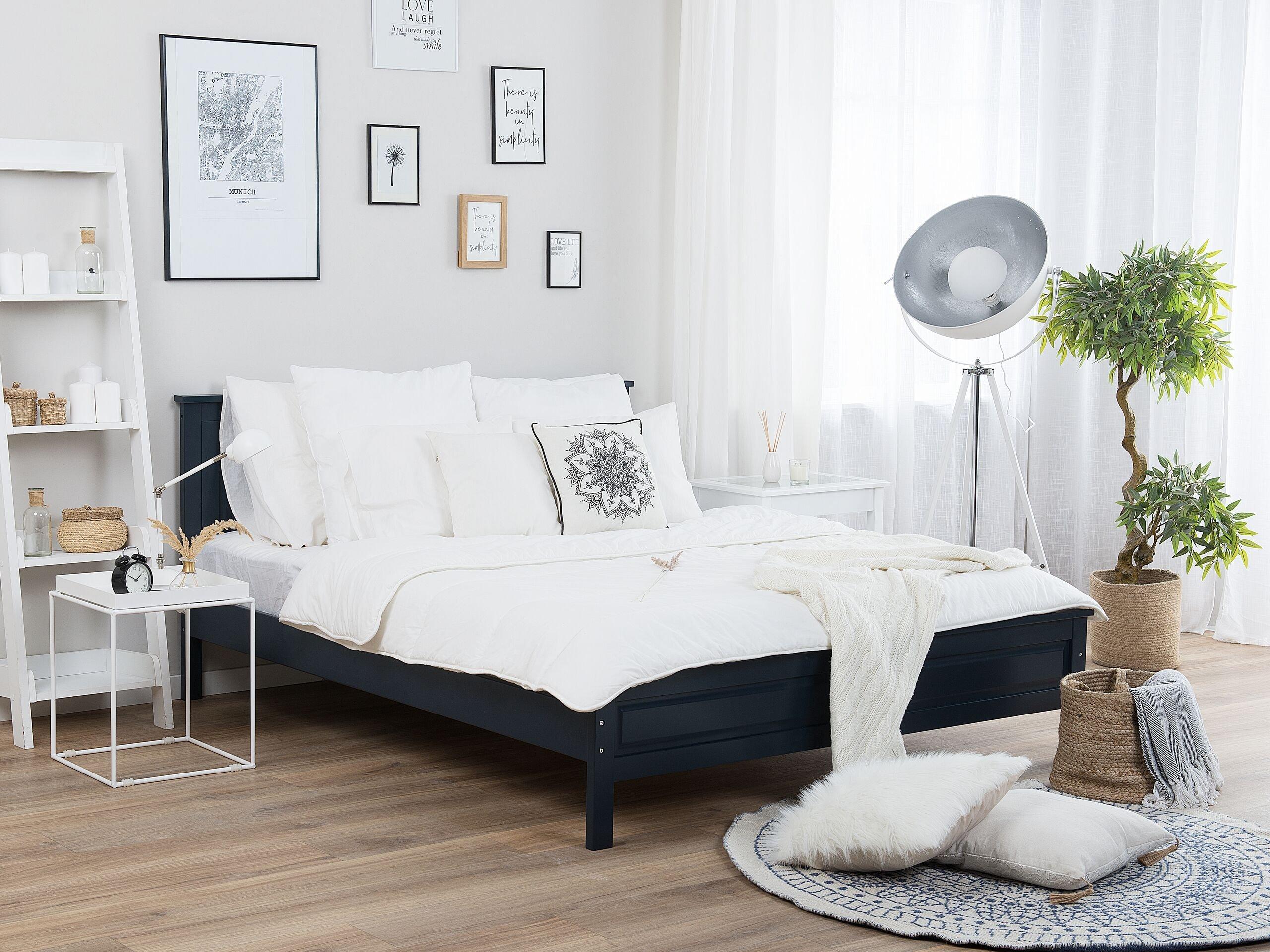 Beliani Bett mit Lattenrost aus Kiefernholz Modern OLIVET