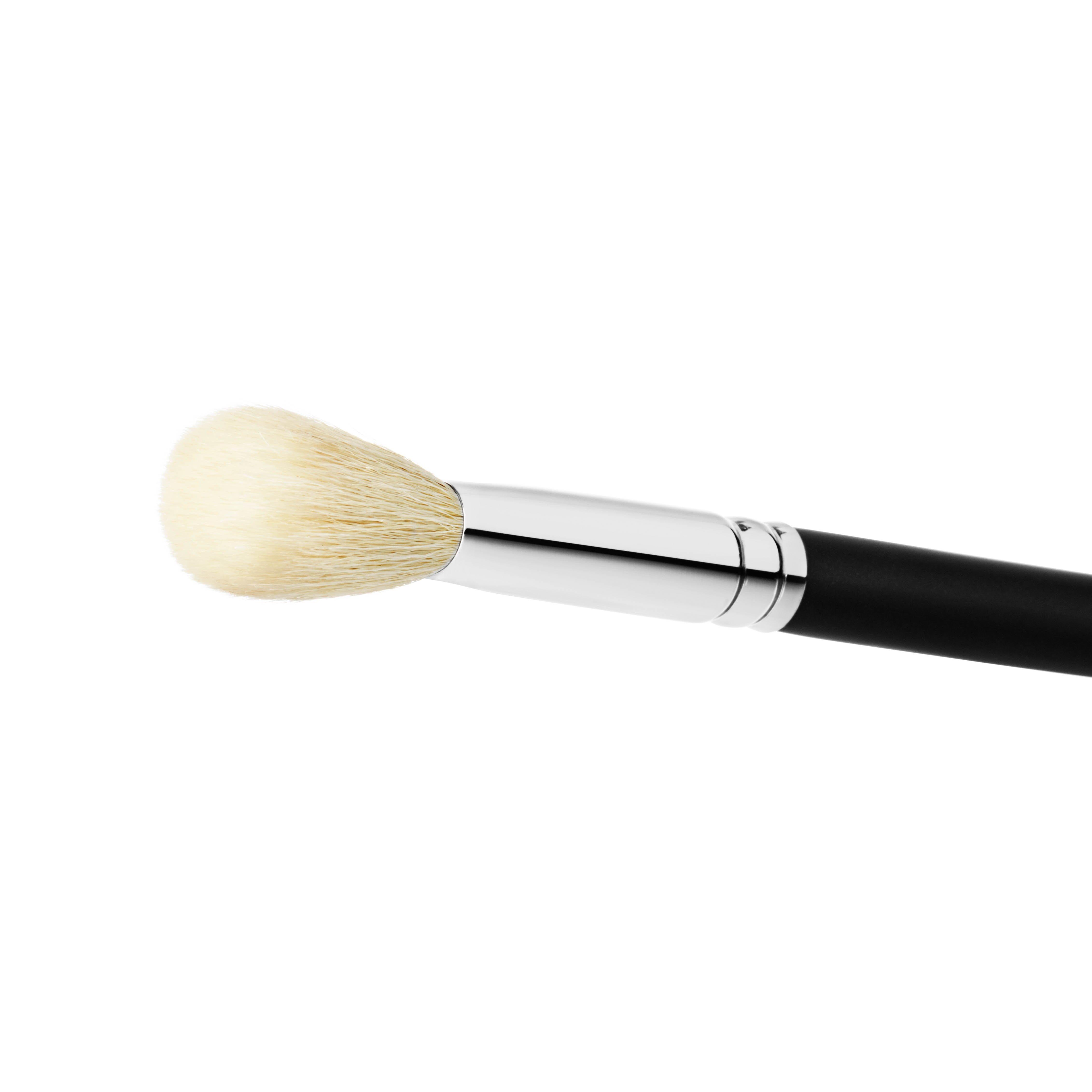 MAC Cosmetics 137 LONG BLENDING