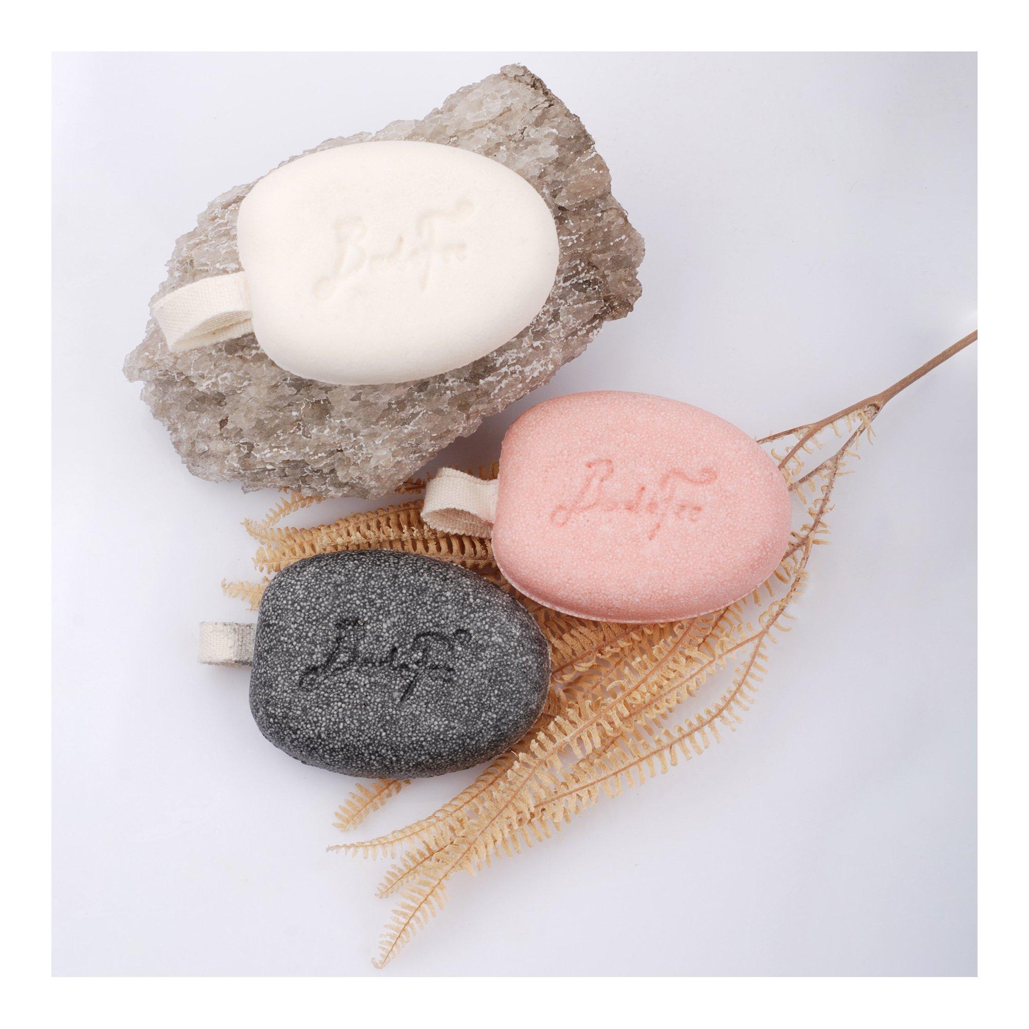 BadeFee Fazinierende feste Duschpflege mit reinigendemCremeschaum. Ein angenehm süßer D Faszinierende Feste Duschpflege: Reinigender Cremeschaum, Sanfte Hautpflege Und Besonderer Duft