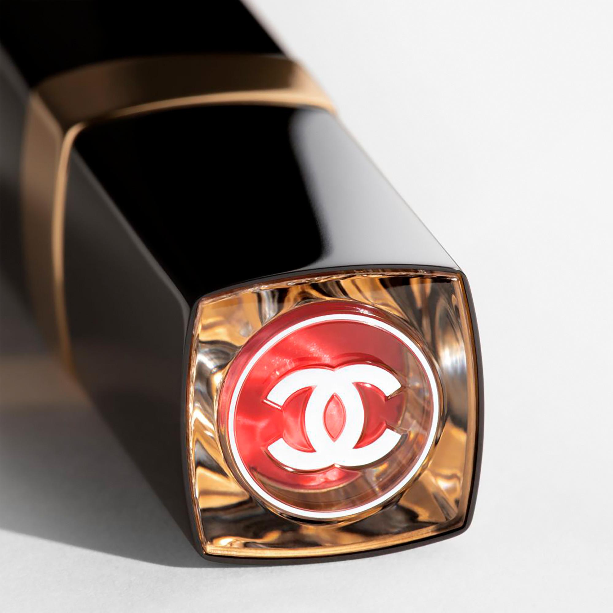 CHANEL ROUGE COCO FLASH colour, shine, intensity in a flash