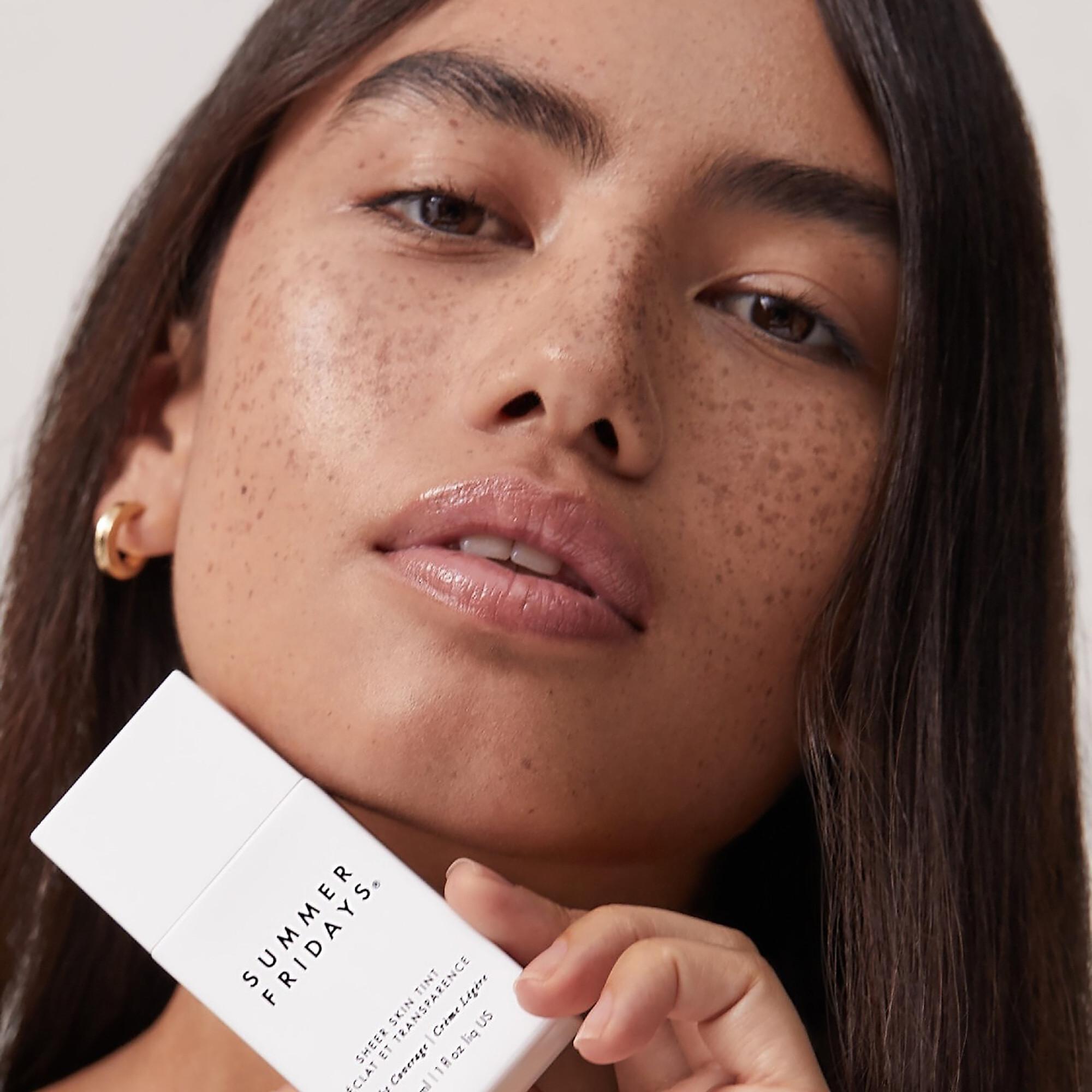 SUMMER FRIDAYS Sheer Skin Tint - Hyaluronsäure + Squalan