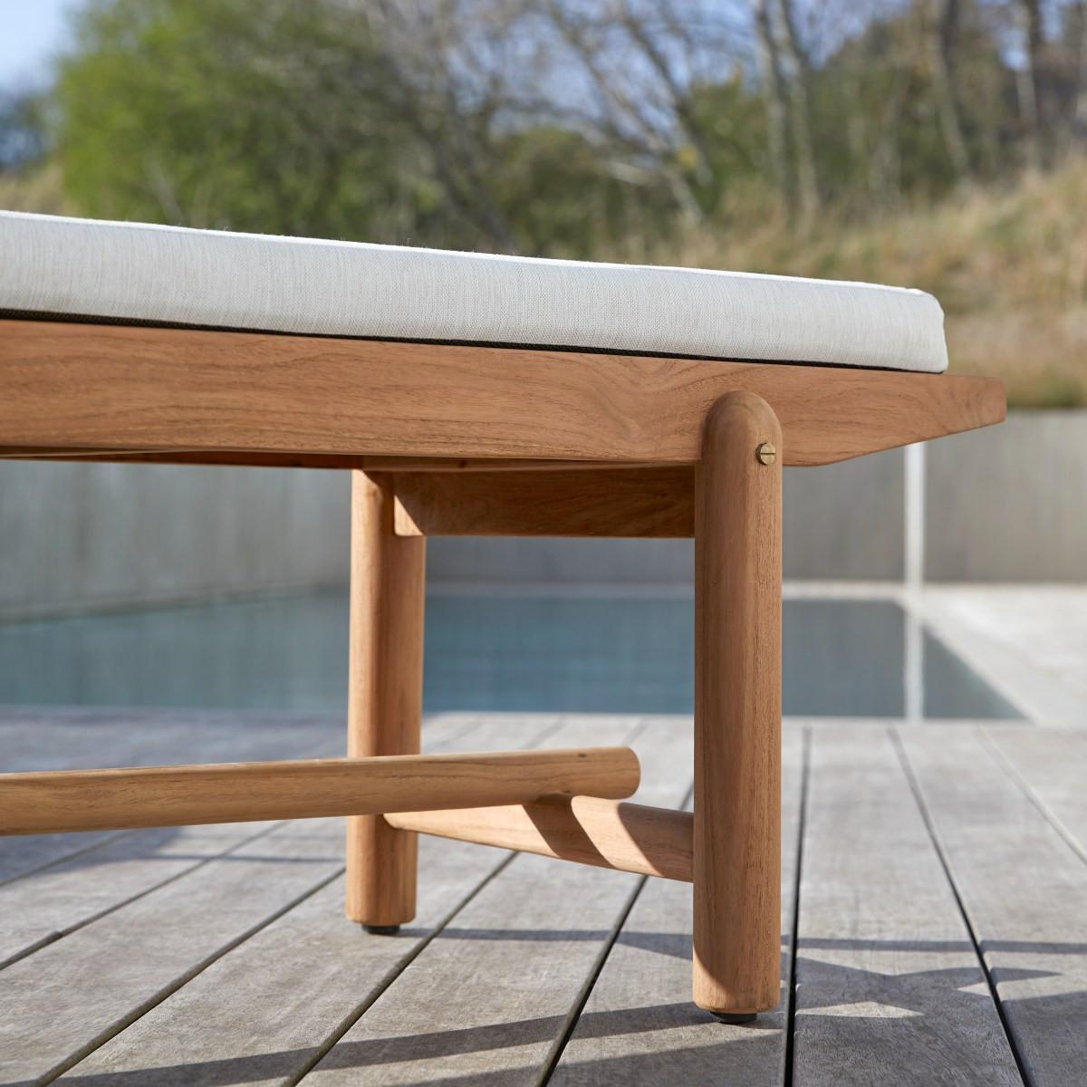 Tikamoon Outdoor Bank aus massivem Teak Fado