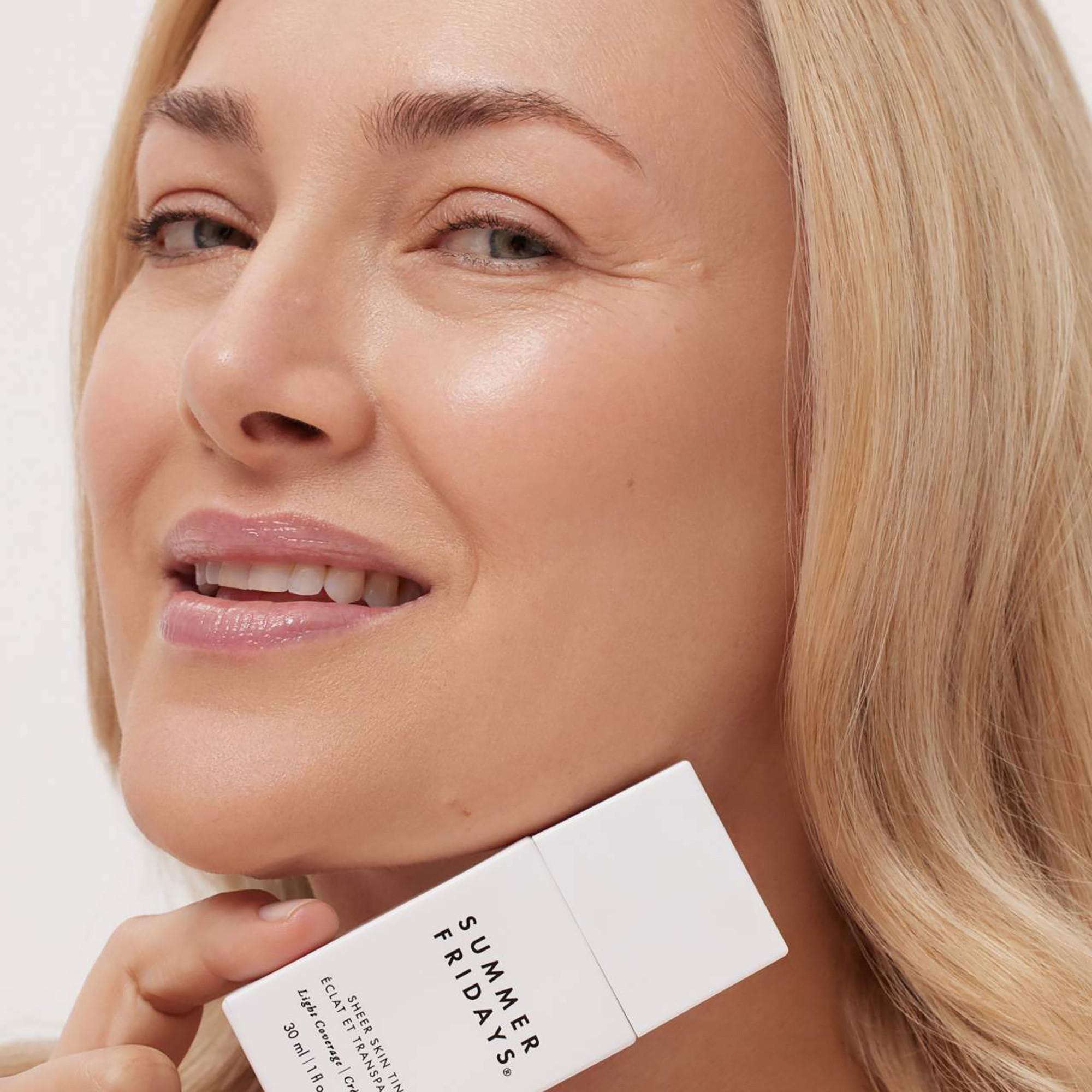 SUMMER FRIDAYS Sheer Skin Tint - Hyaluronsäure + Squalan