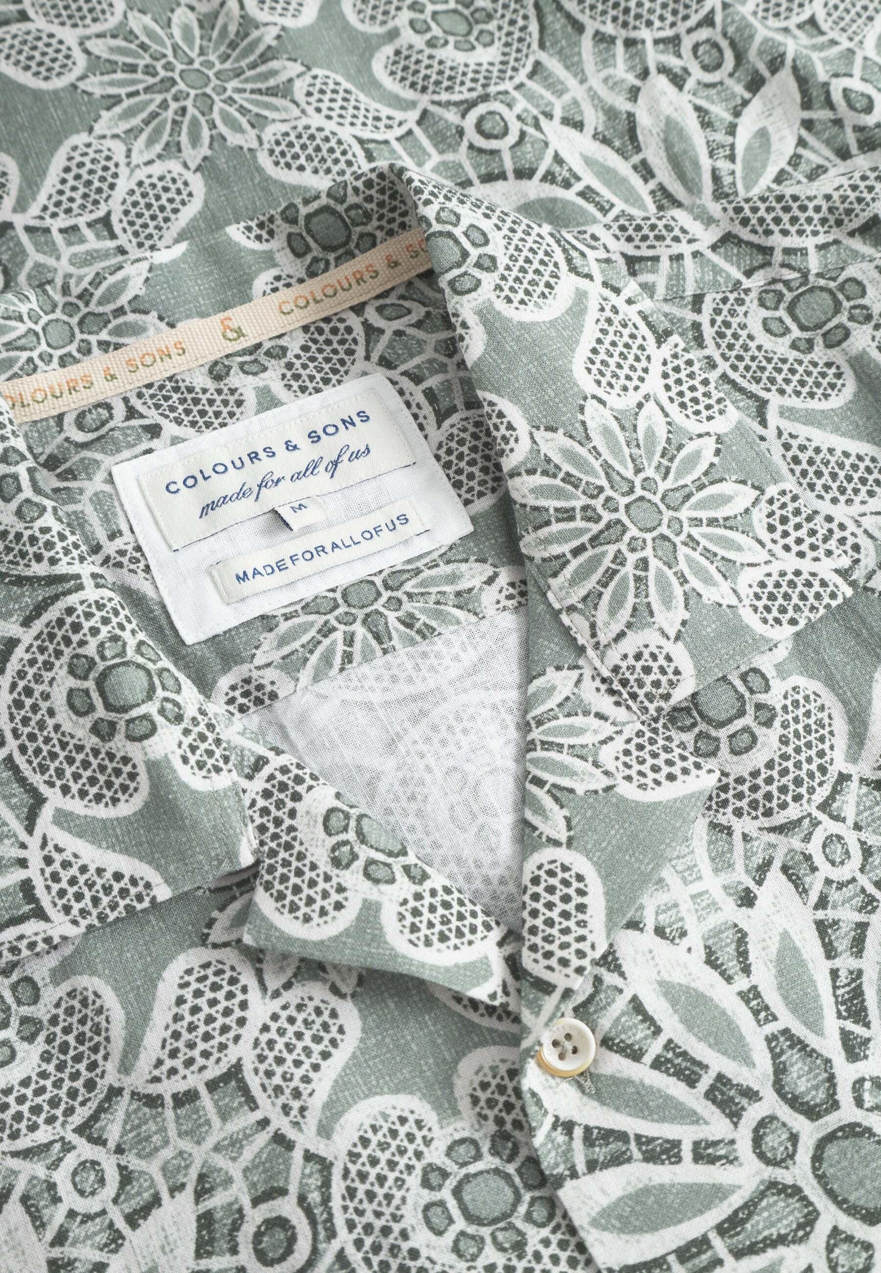 Colours & Sons Kurzarmhemd mit Japanese Tile Print