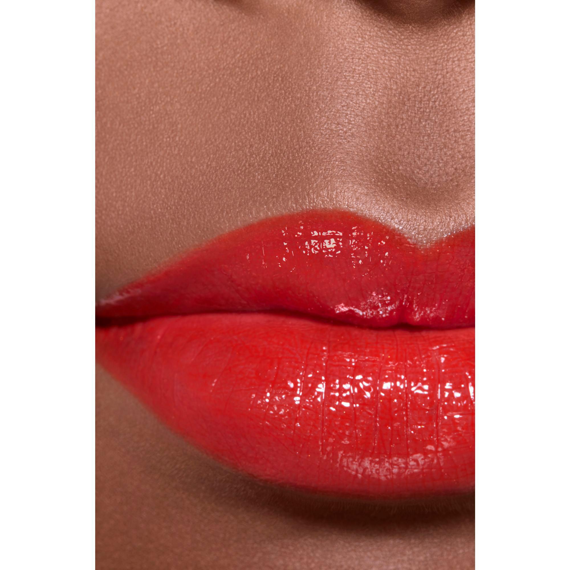 CHANEL ROUGE COCO FLASH colour, shine, intensity in a flash