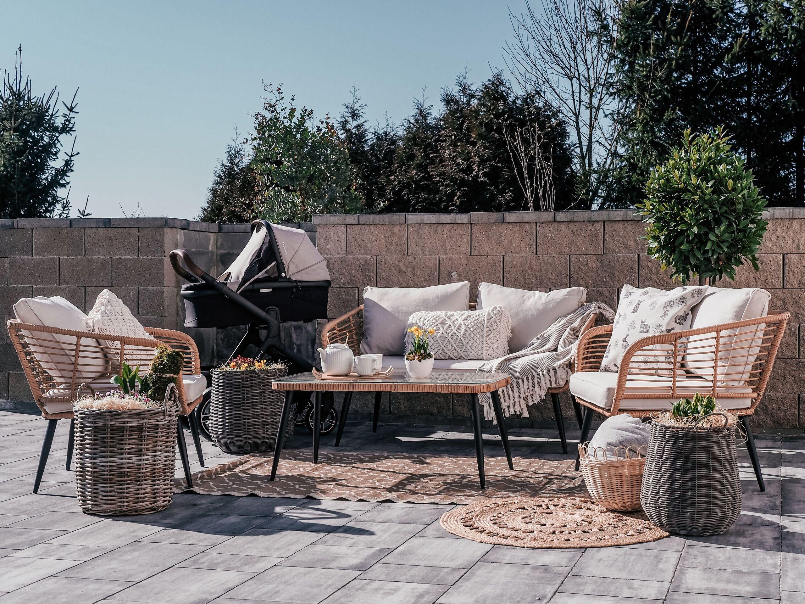 Beliani Garten Lounge aus PE Rattan Retro CORINTH II