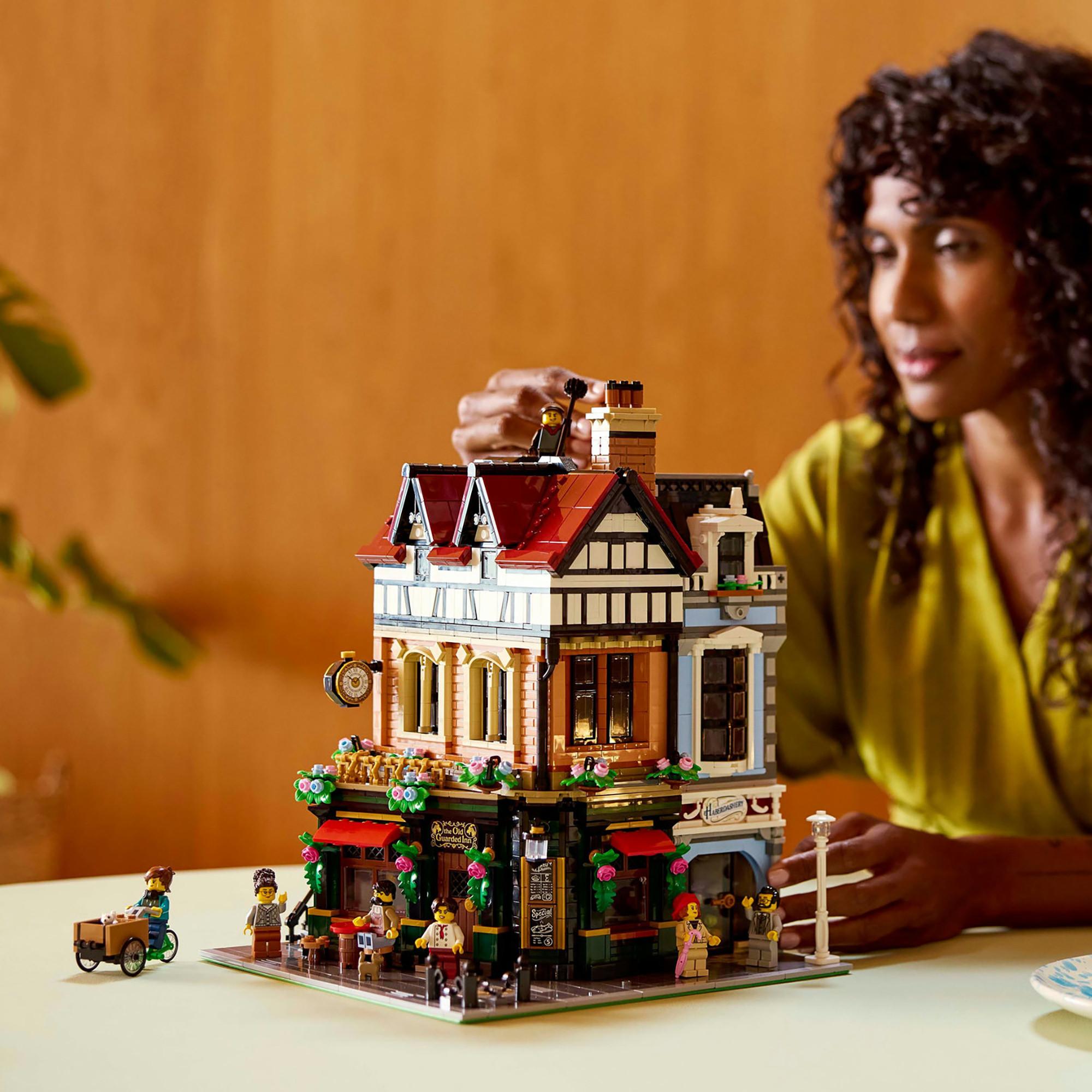LEGO® 10350 Eckhaus im Tudorstil