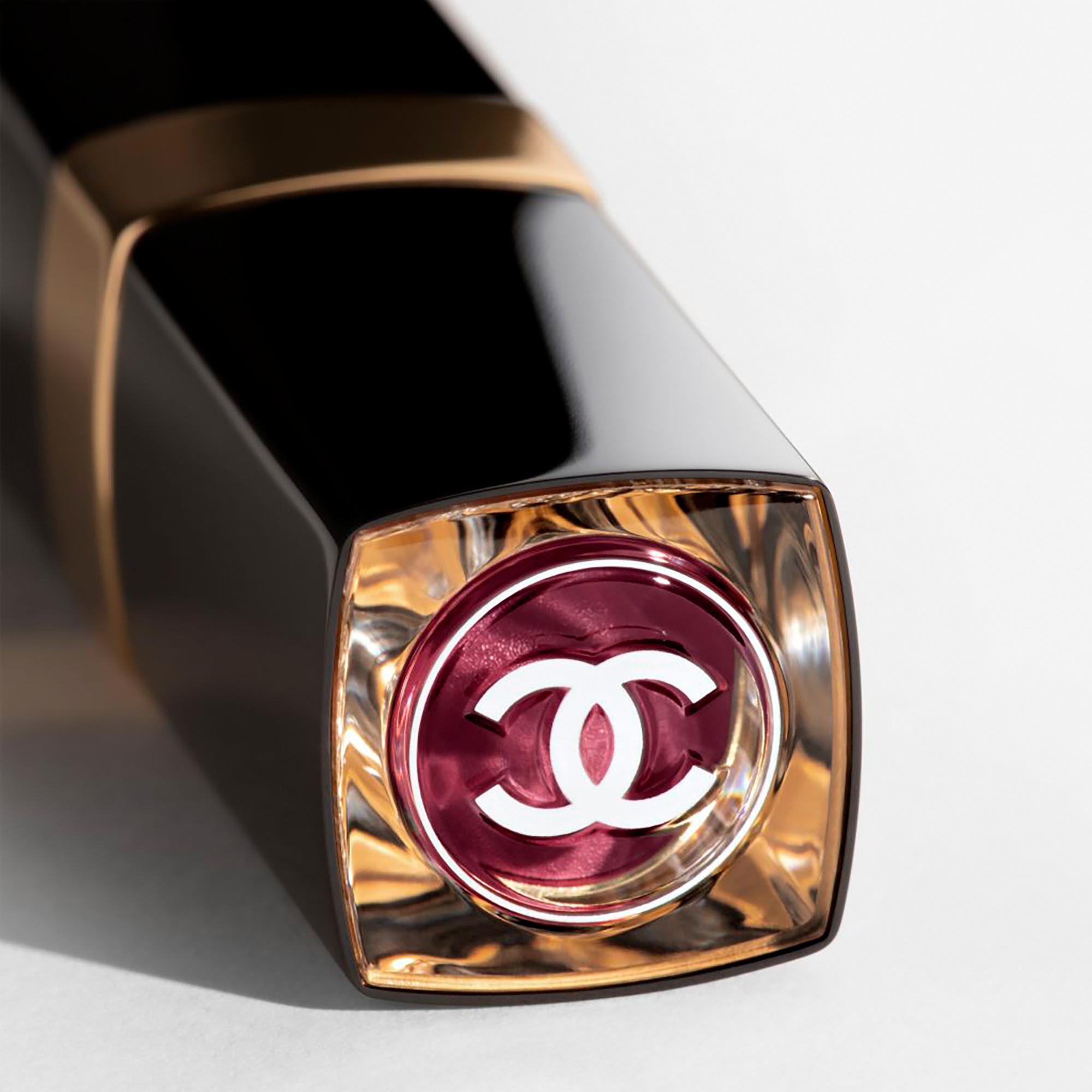CHANEL ROUGE COCO FLASH colour, shine, intensity in a flash