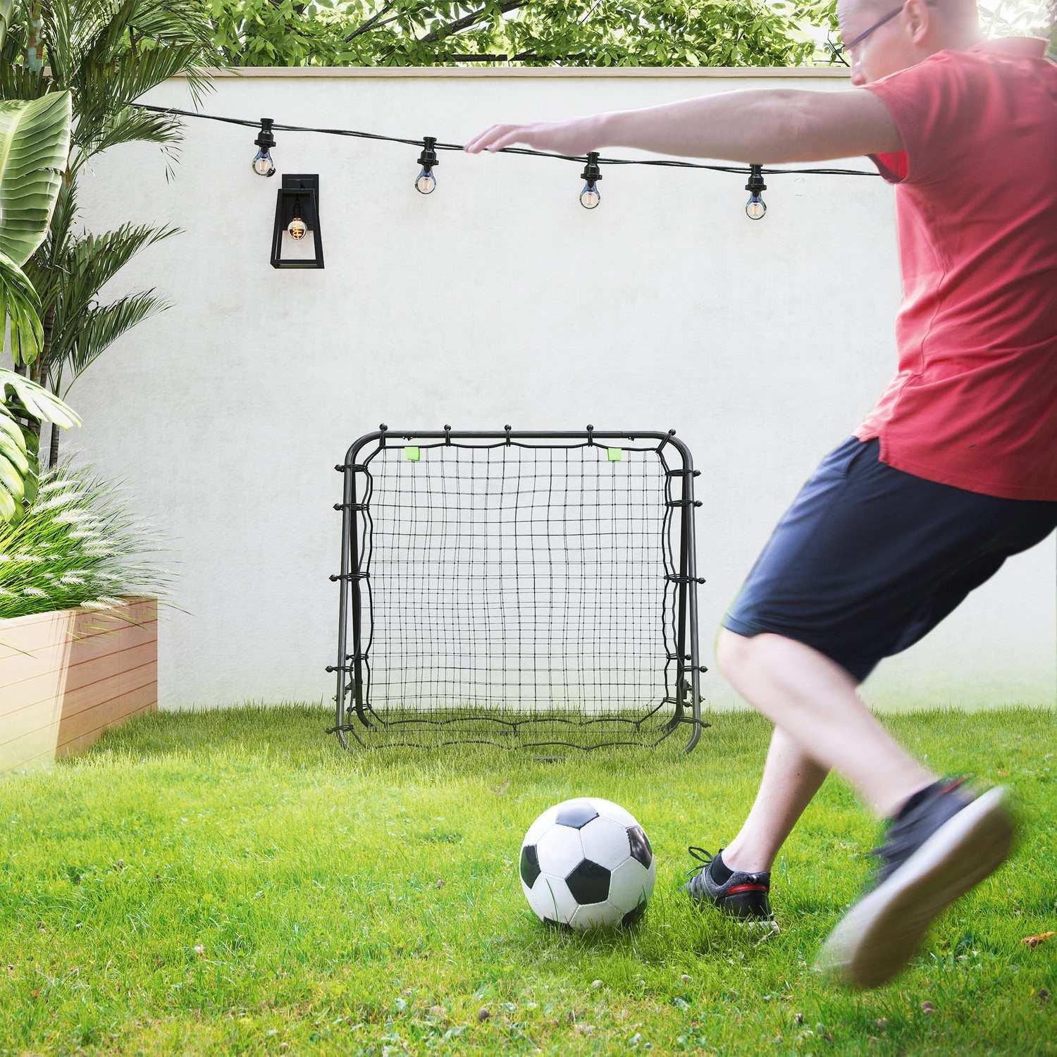 Northio Fußball Rebounder Kickback Tor Rückprallwand Netz beidseitiger Rückprall Verstellbar in 5 Stufen für Fußball Training Stahl Schwarz 100 x 95 x 90 cm
