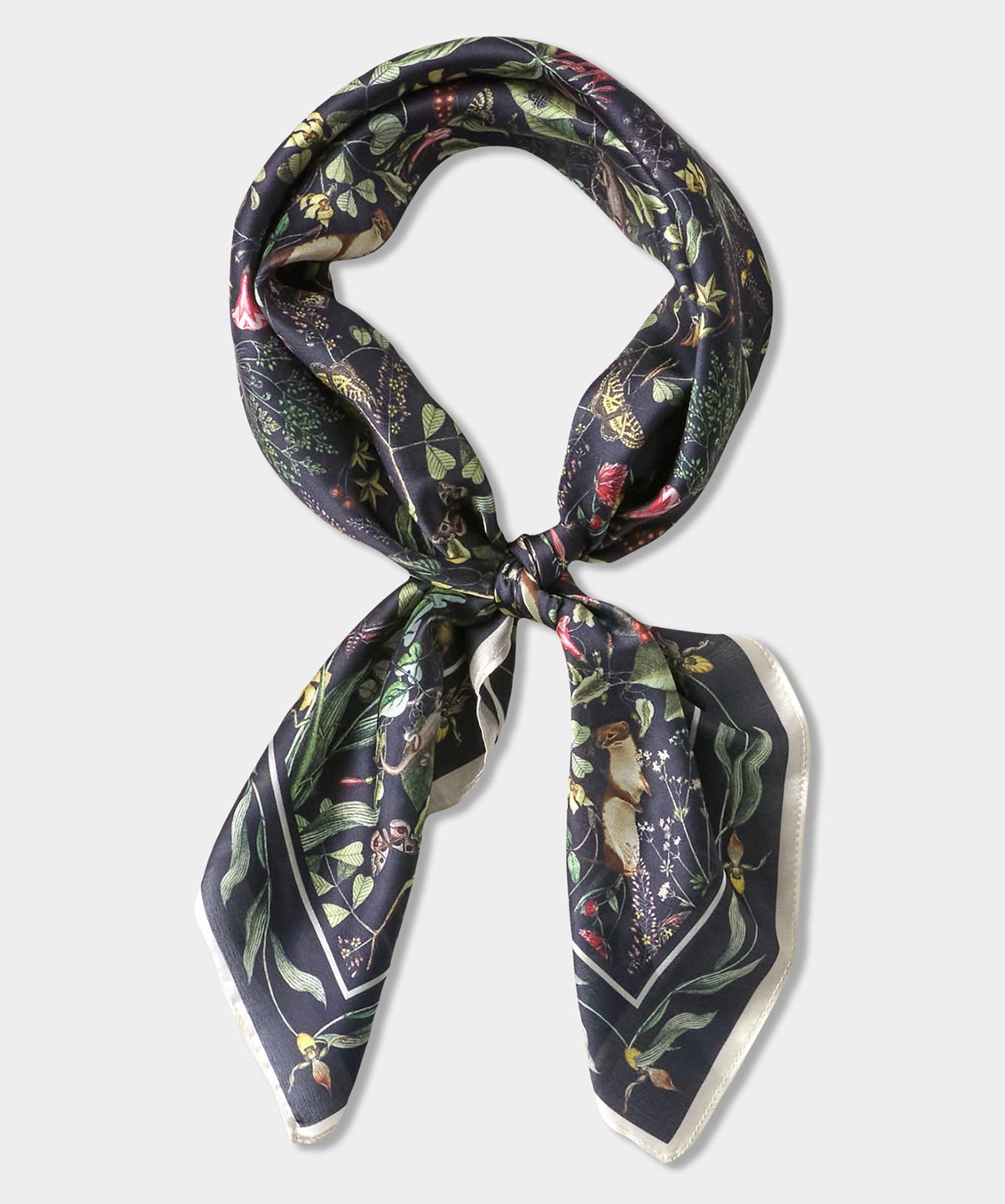 Joe Browns Seidenquadrat-Schal mit Waldmotiv