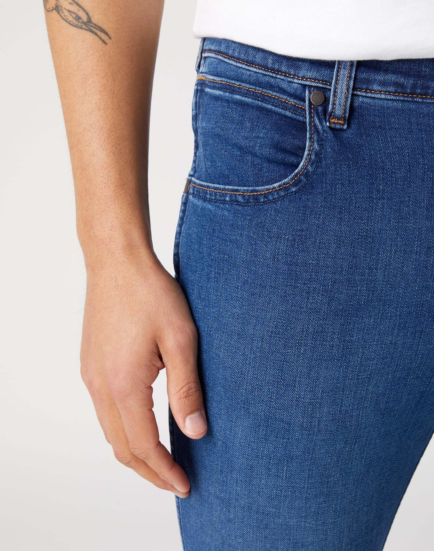 Wrangler Greensboro Medium Stretch Straight Leg Jeans