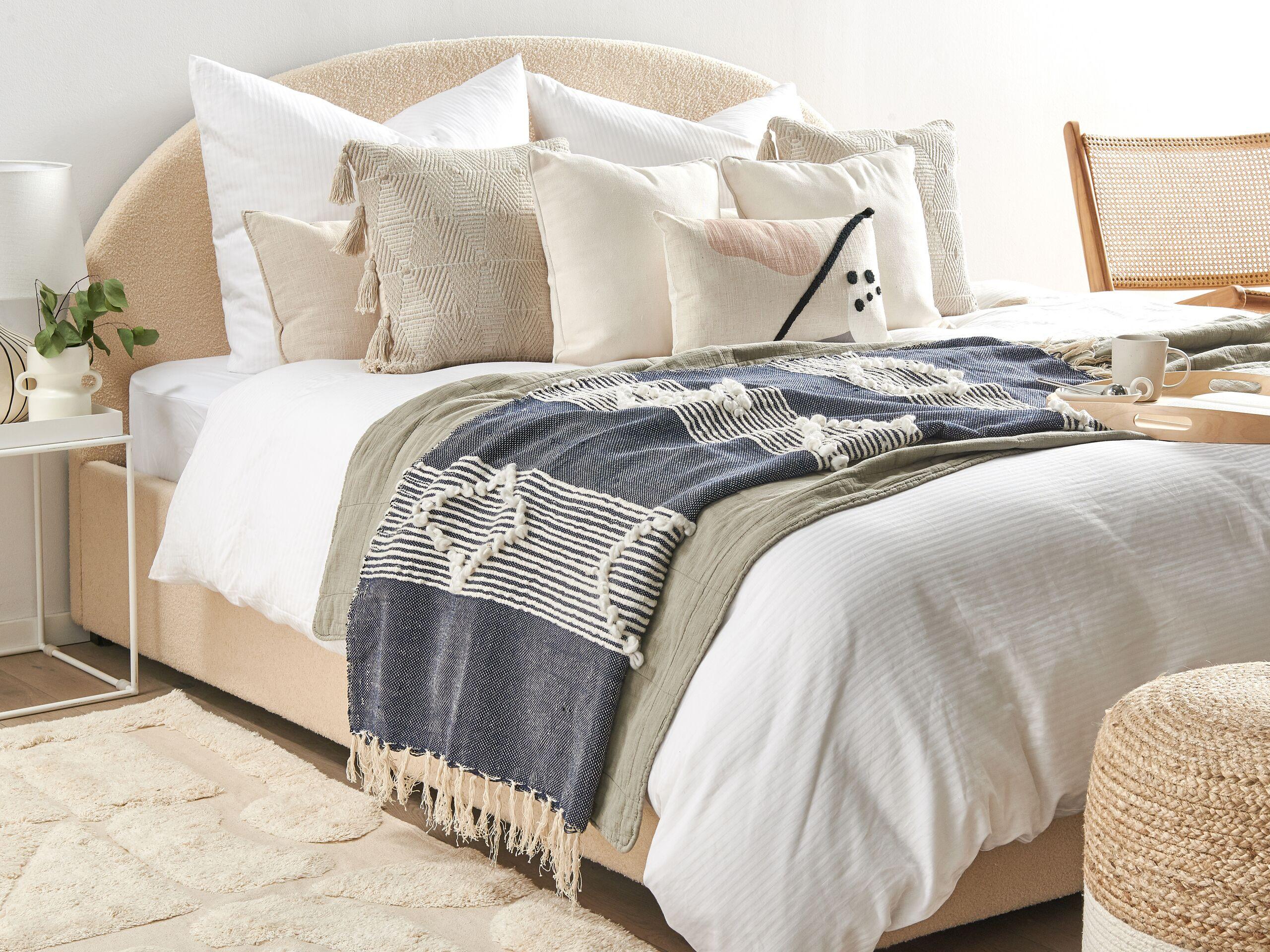 Beliani Kuscheldecke aus Acryl Boho NEMLI