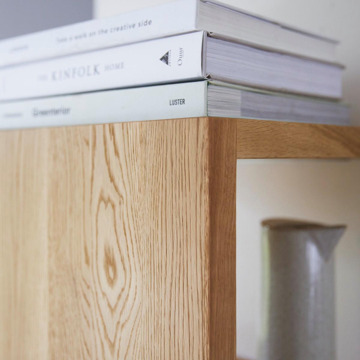 Tikamoon Wandregal aus massiver Eiche Easy