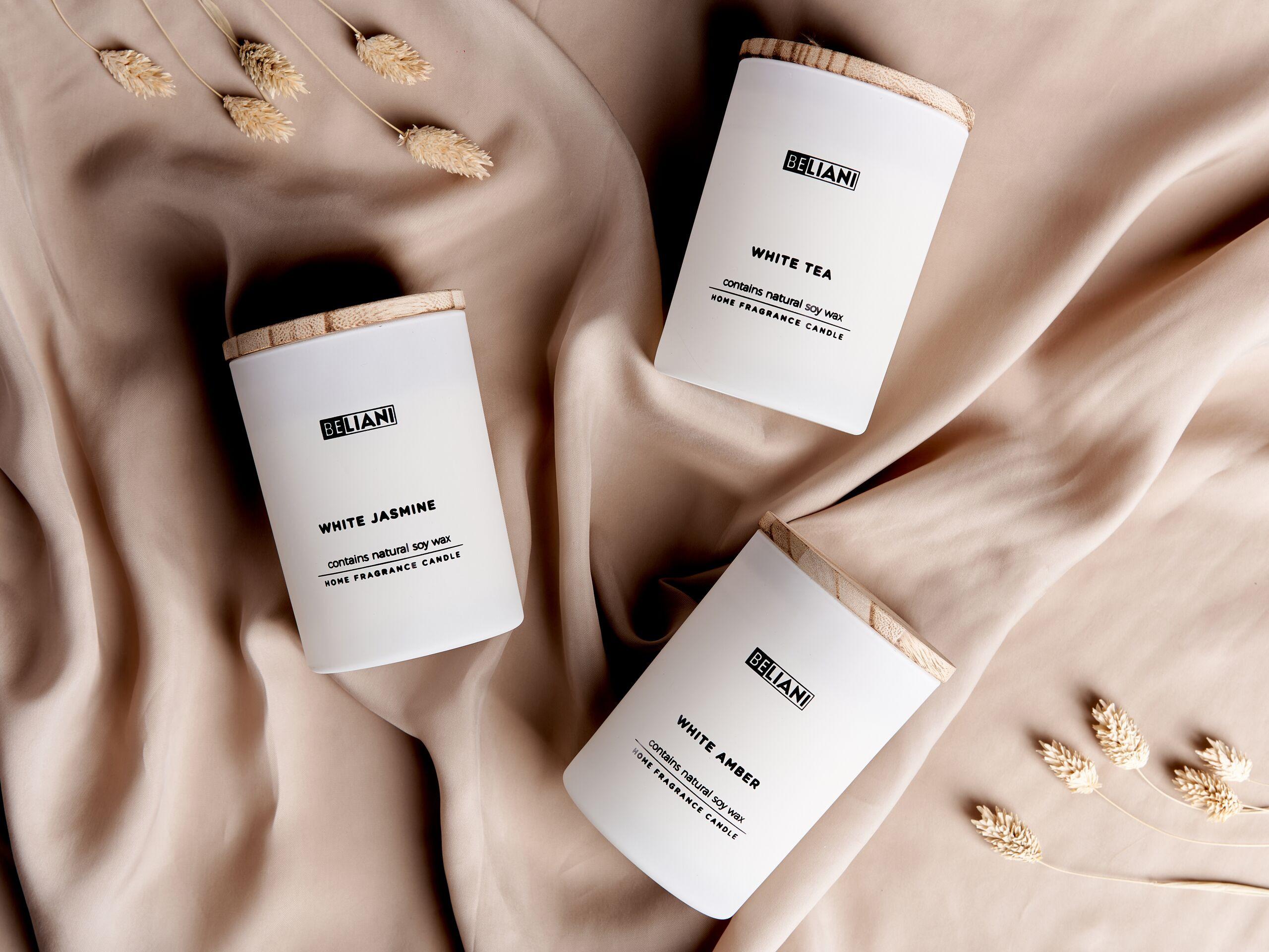 Beliani Duftkerzen 3er Set aus Sojawachs SIMPLICITY