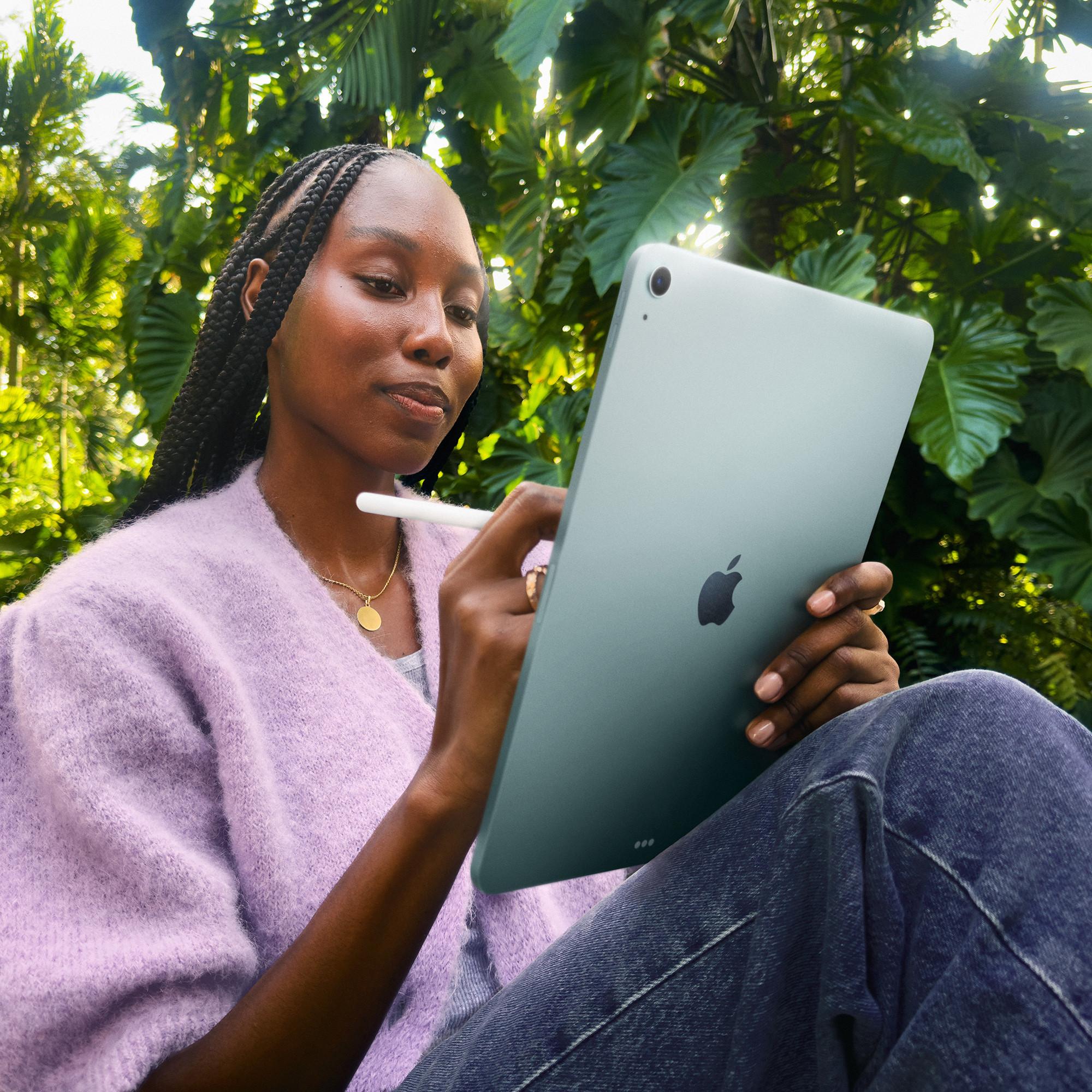 Apple 13- iPad Air Wi-Fi + Cell 256GB Tablet