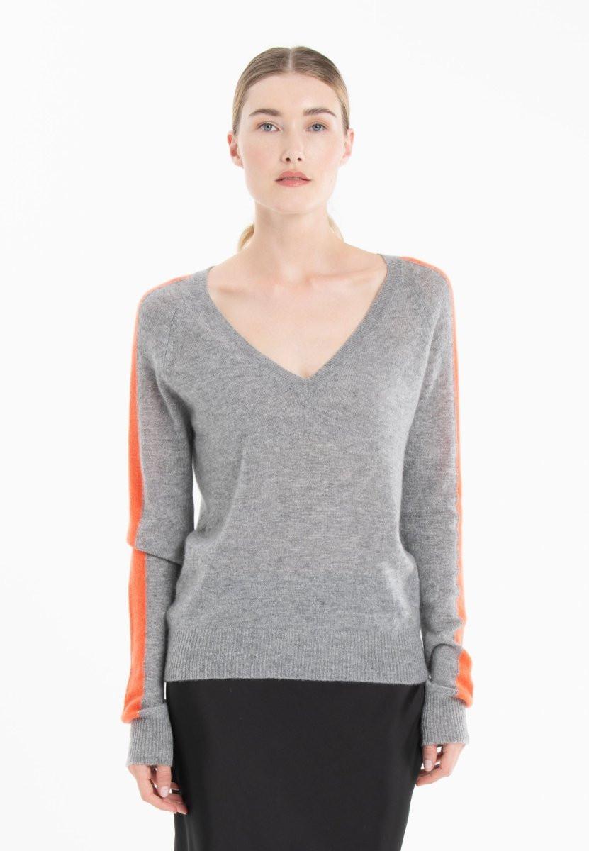 Studio Cashmere8 RIA 1 V-Ausschnitt Pullover mit Streifen an den Ärmeln - 100% Kaschmir